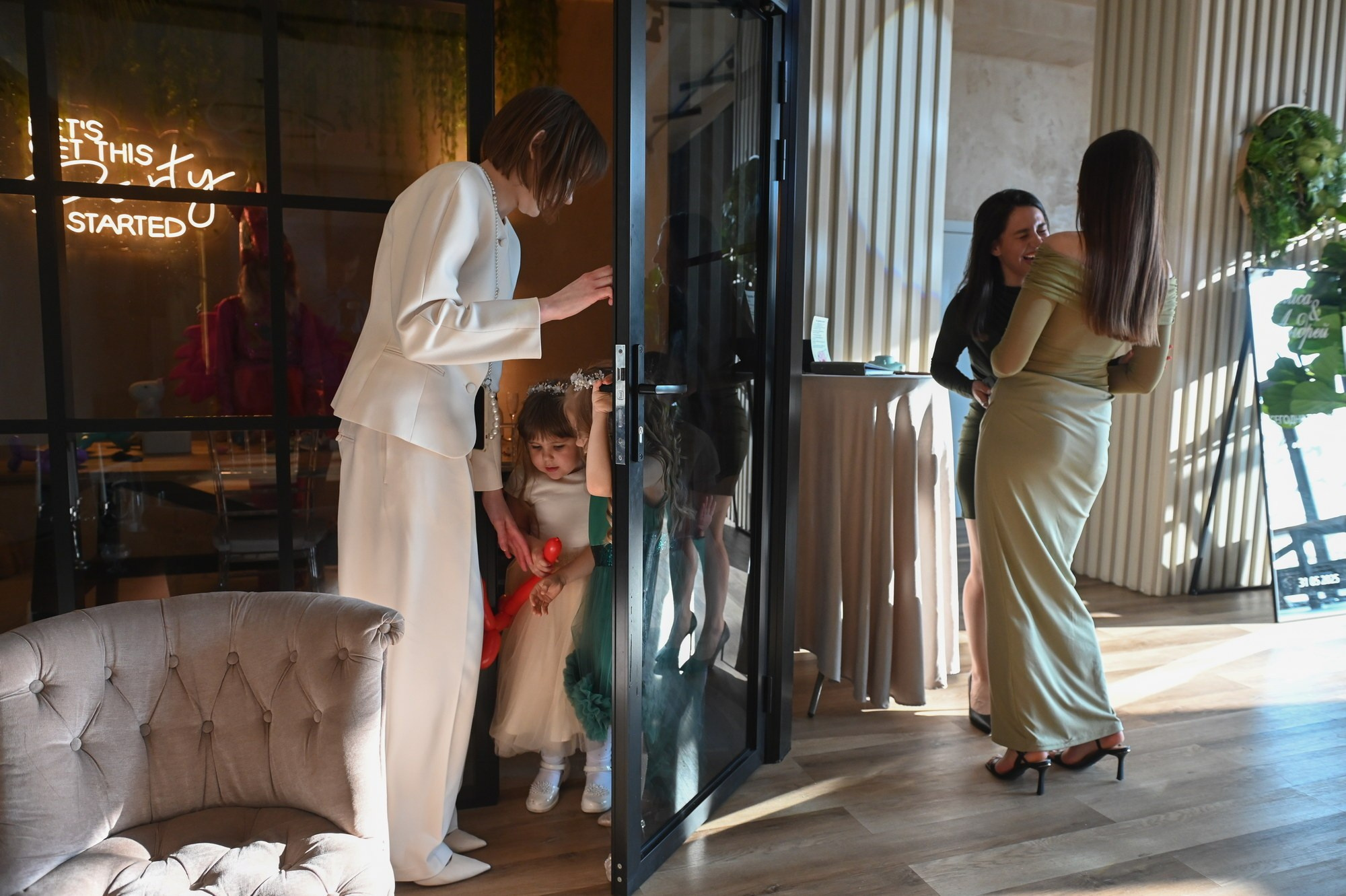 Фотожурналист на свадьбе: когда кадры становятся историей. Документальный фотограф Сергей Вдовин