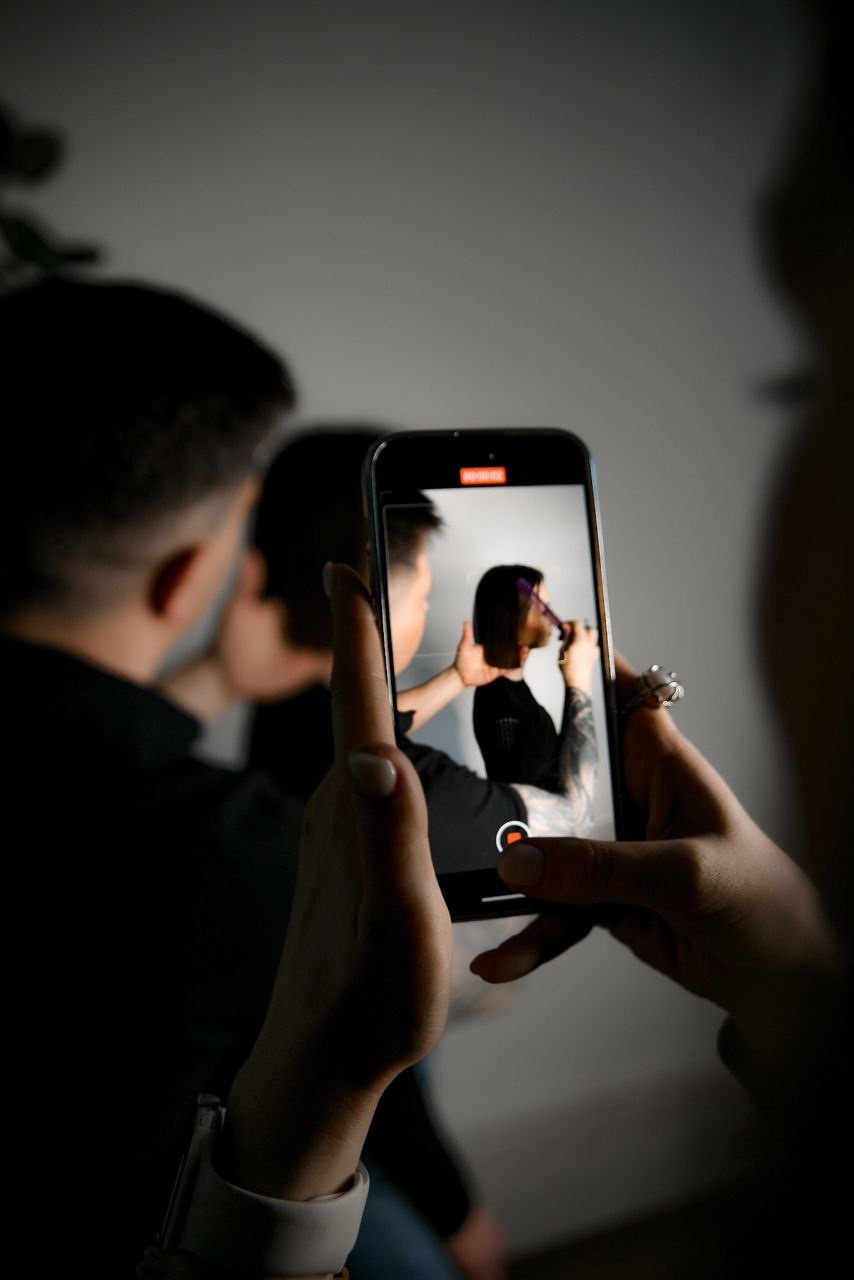 Контакты парикмахерской ICONHAIR, яндекс карта, форма обратной связи. Салон красоты в Химках ICONHAIR