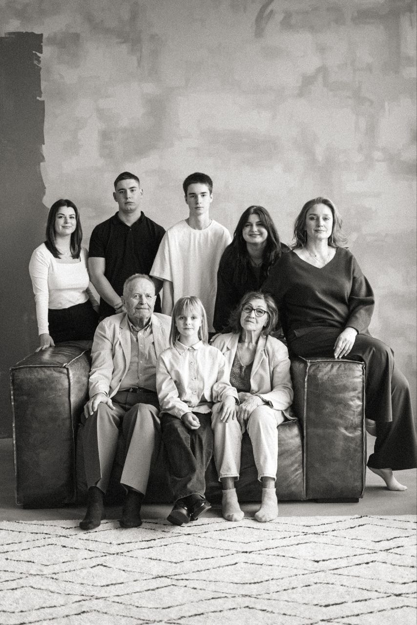  Семейная съёмка в профессиональной студии, Подольск, атмосферные кадры чёрно-белой съёмки