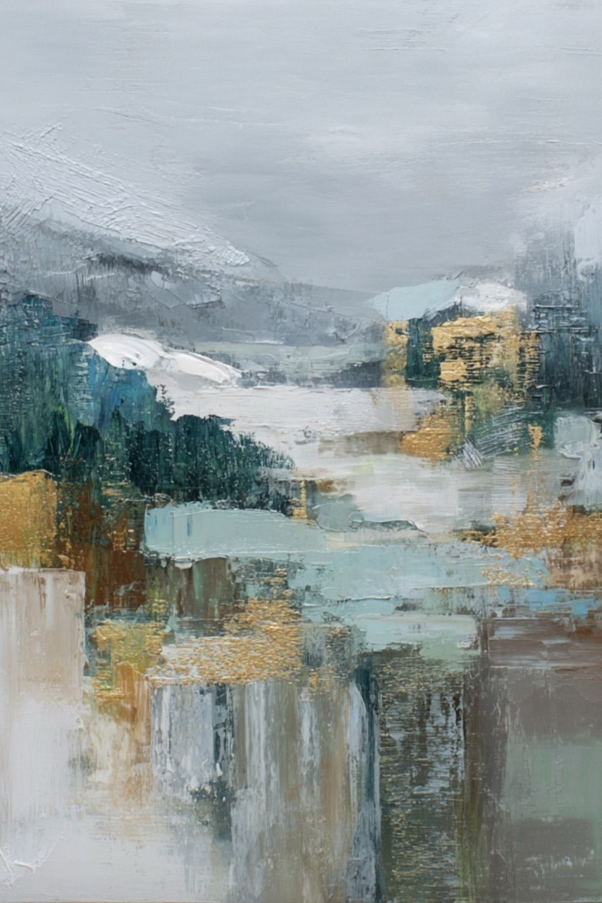 Авторская абстрактная картина «Чувственность» в интерьере, художественное полотно с мягкими переходами и глубиной оттенков, создающее эмоциональное и интимное настроение.