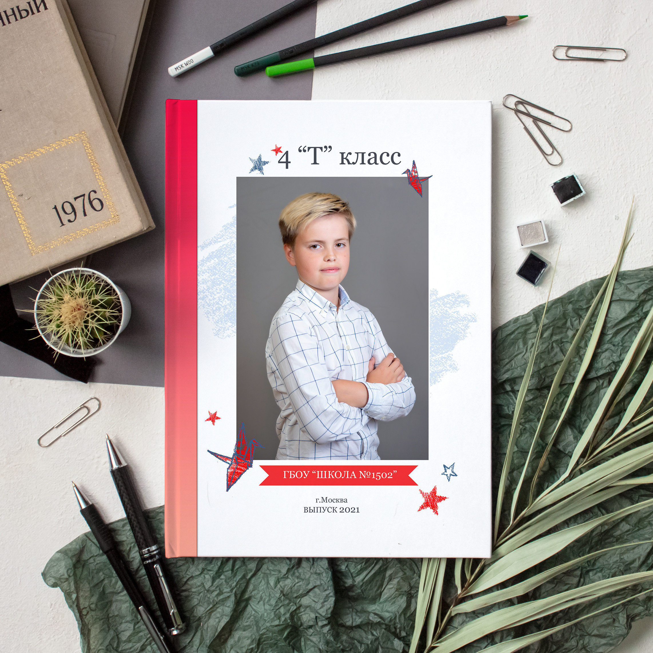 Дизайны выпускных книг  для школы. Семейный и детский фотограф в Москве Роксана Давлятерова