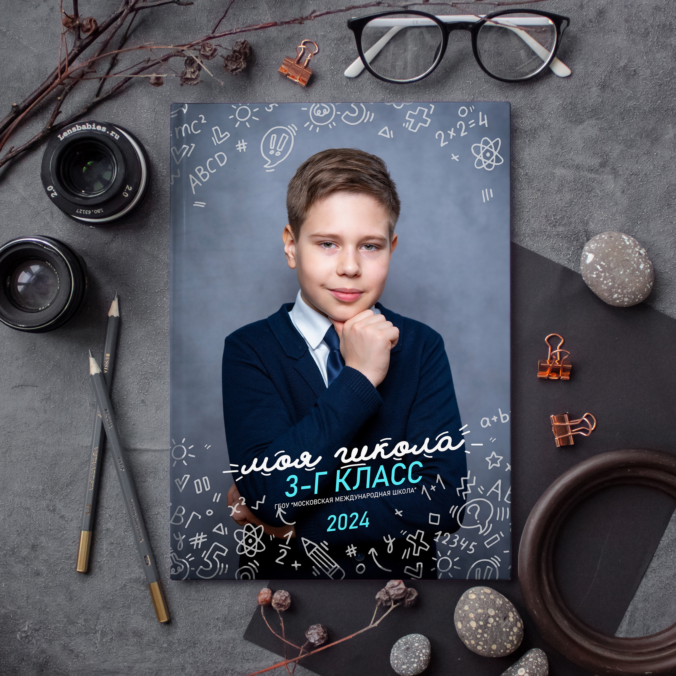 Дизайны выпускных книг  для школы. Семейный и детский фотограф в Москве Роксана Давлятерова