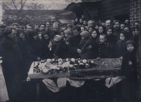 Фотограф на похороны Москва | Видеосъёмка похорон деликатно и конфиденциально. Фотограф и видеограф в Москве и Абу Даби Мария Кулагина