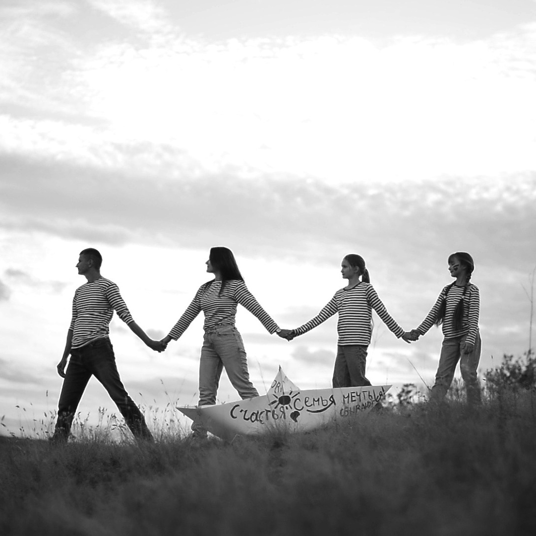 фотосессия Луганск фотограф Луганск ЛНР лнр лавстори фотопрогулка живые фотографии фотографии в моменте любовь фотолюбовь  фотоисксусство Магритт Любоаь по Магритту