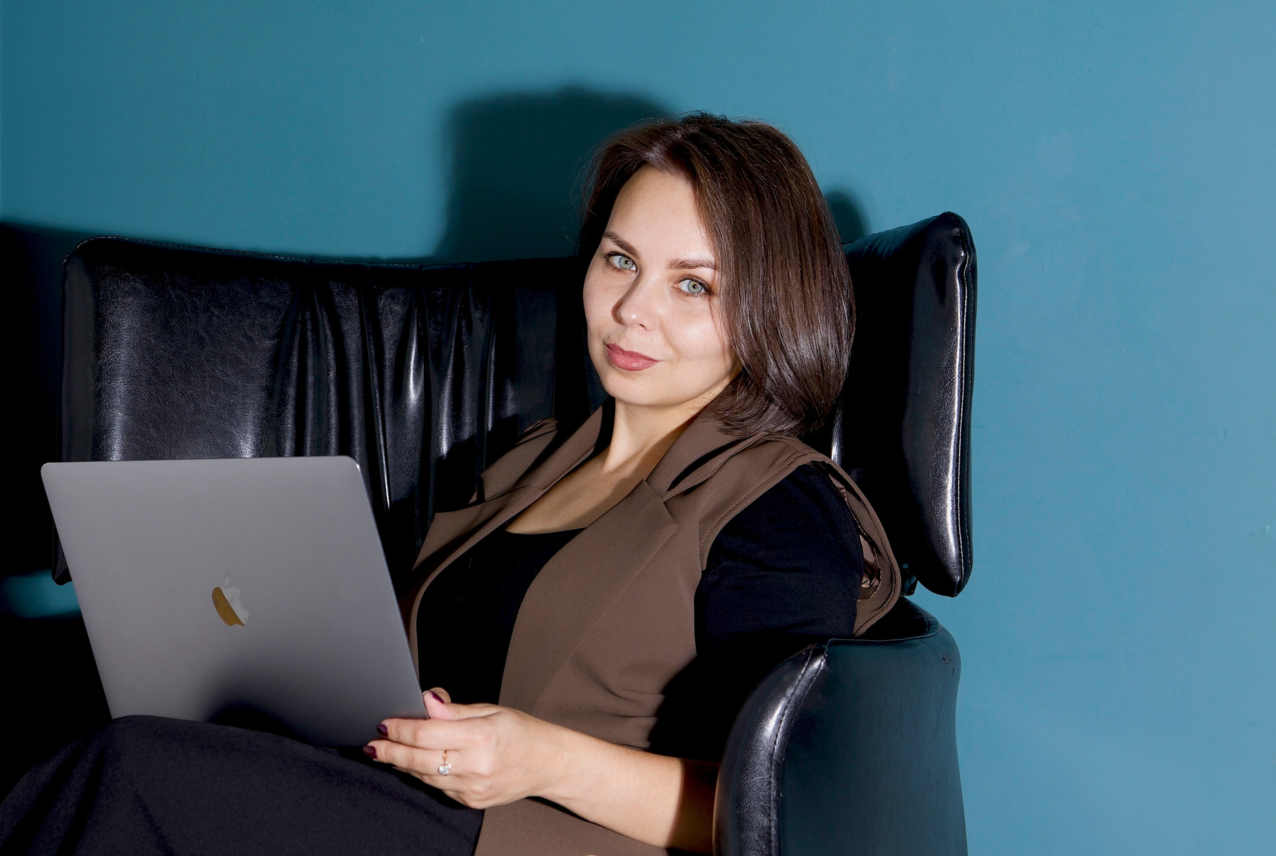 Деловая фотосессия. Привет, меня зовут Vikki фотограф с опытом более 7 лет