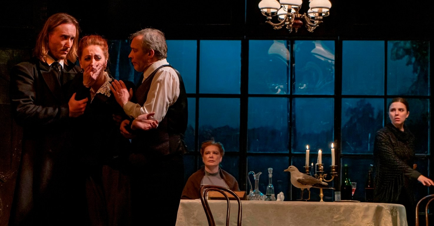 На сцену пермского театра «У Моста» вернулся обновленный спектакль Сергея Федотова «Чайка» по классической пьесе Чехова. Журнал о самом особенном. Пермь и Пермский край