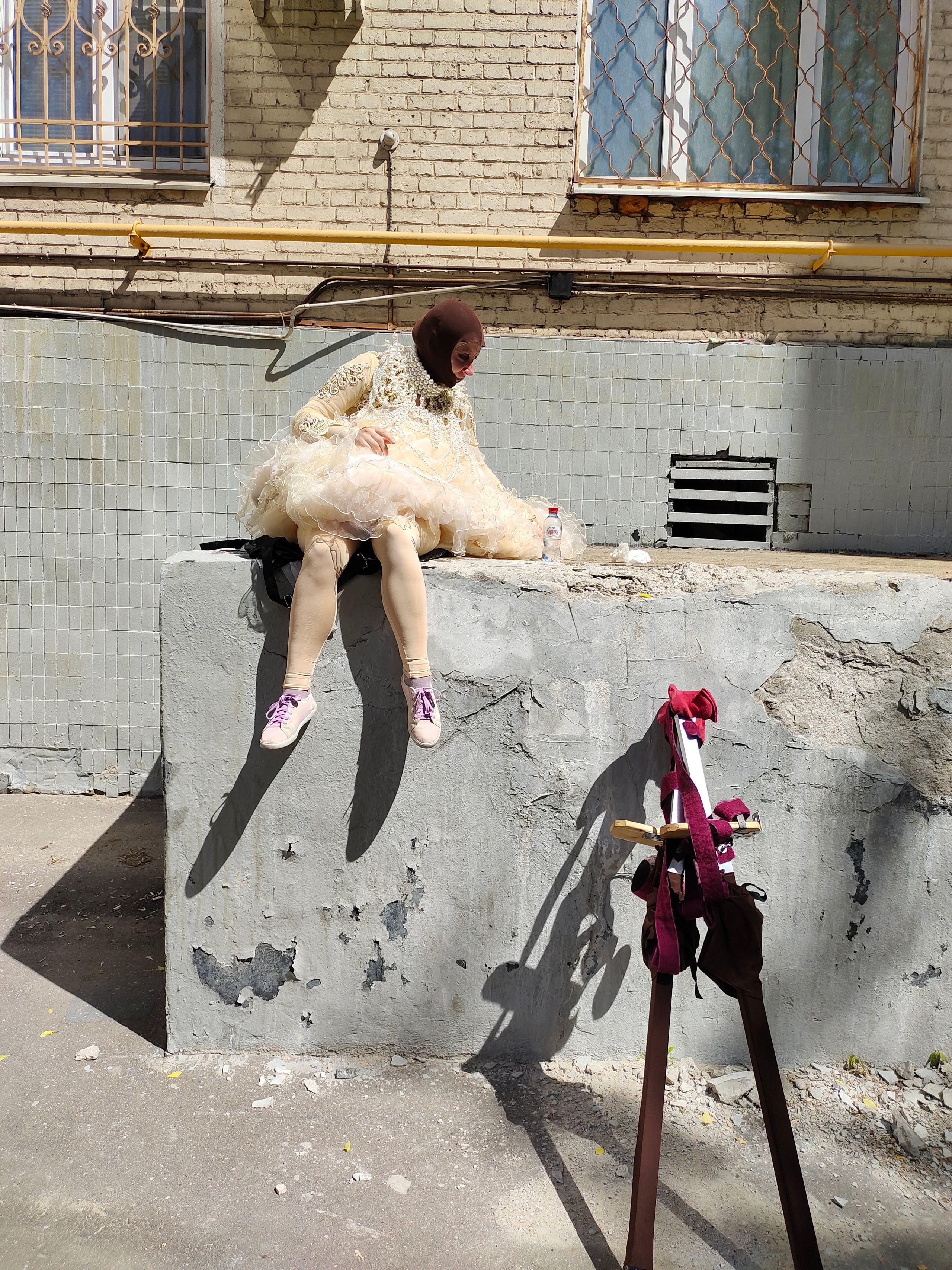 Если нет для ходулиста стремянки. Мимы и Ходулисты на встречу гостей. Москва