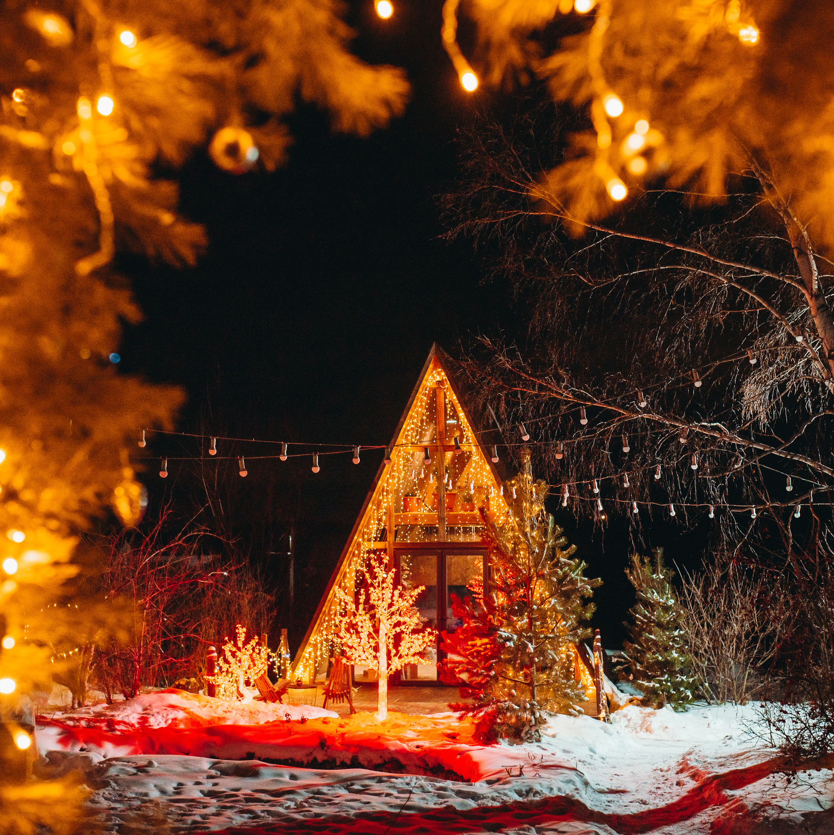 Новогодний фотопроект в Иркутске a-frame афрейм с гирляндами через новогоднюю арку