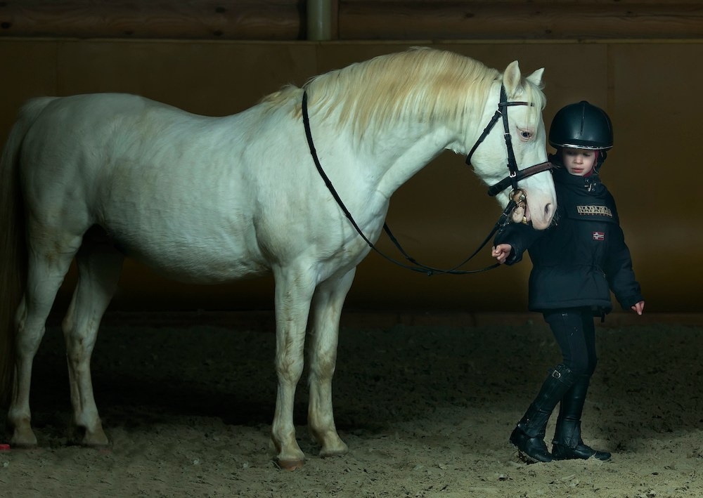 Конный клуб. Гостевой дом Каприот в средиземноморском стиле