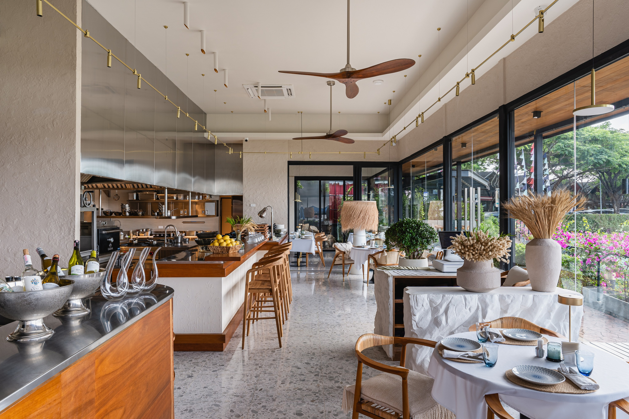 Interior real estate photography in Phuket — professional photos and videos. Yan Dolmatov — Photographer, Videographer, and Producer in Phuket