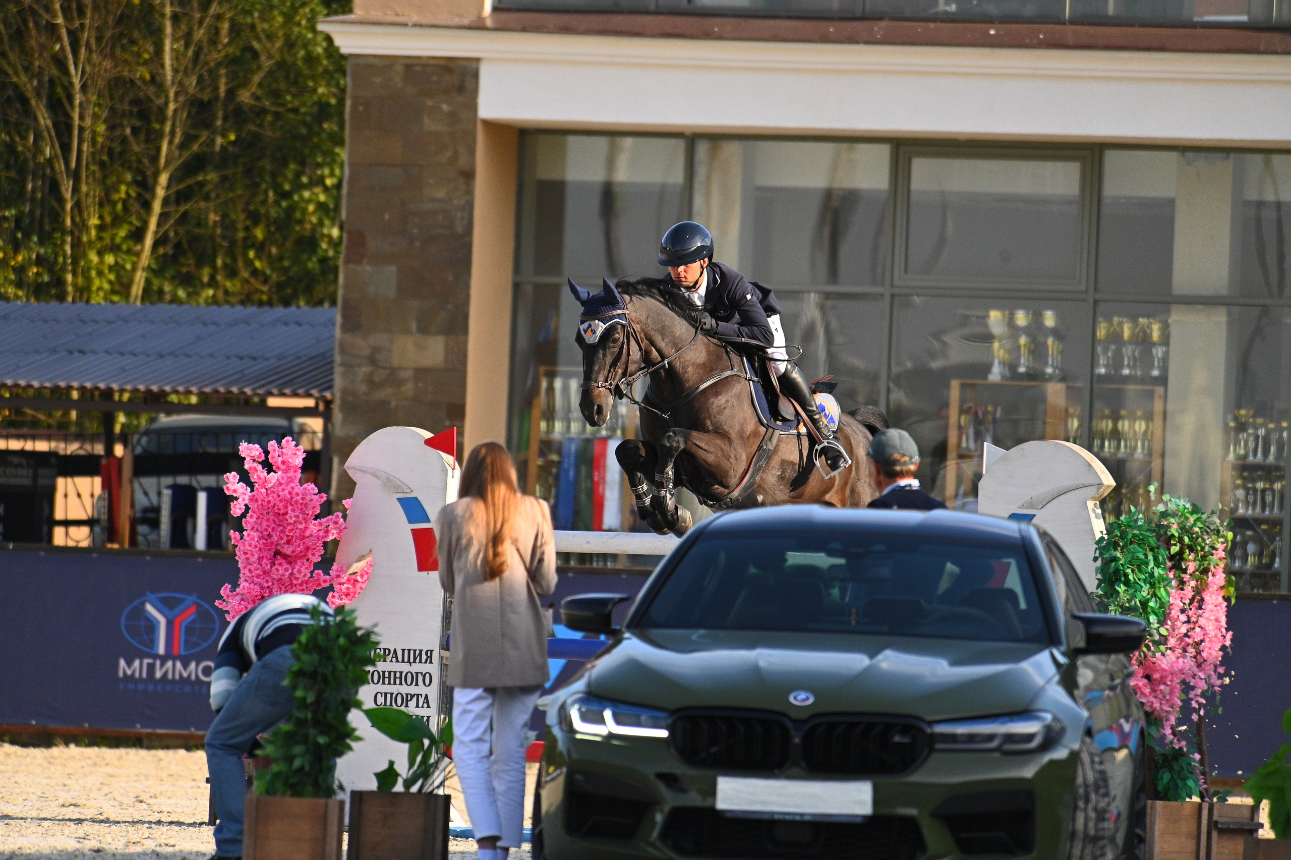 КСК ВИВАТ, РОССИЯ! ТУРНИР БИЗНЕС НА КОНЕ (12,13,14 сентября 2025). ТУРНИРНАЯ КОННАЯ ФОТОГРАФИЯ, Руднева Ольга и Евгений Адеев