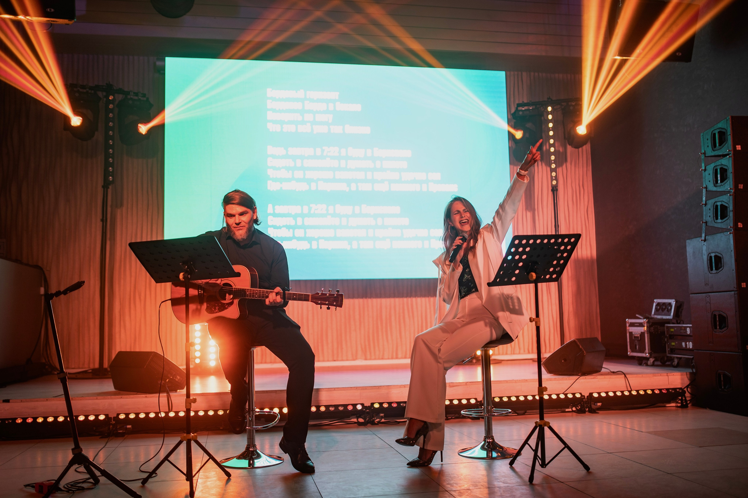 Услуги. Вокалистка Мария Сиротенко