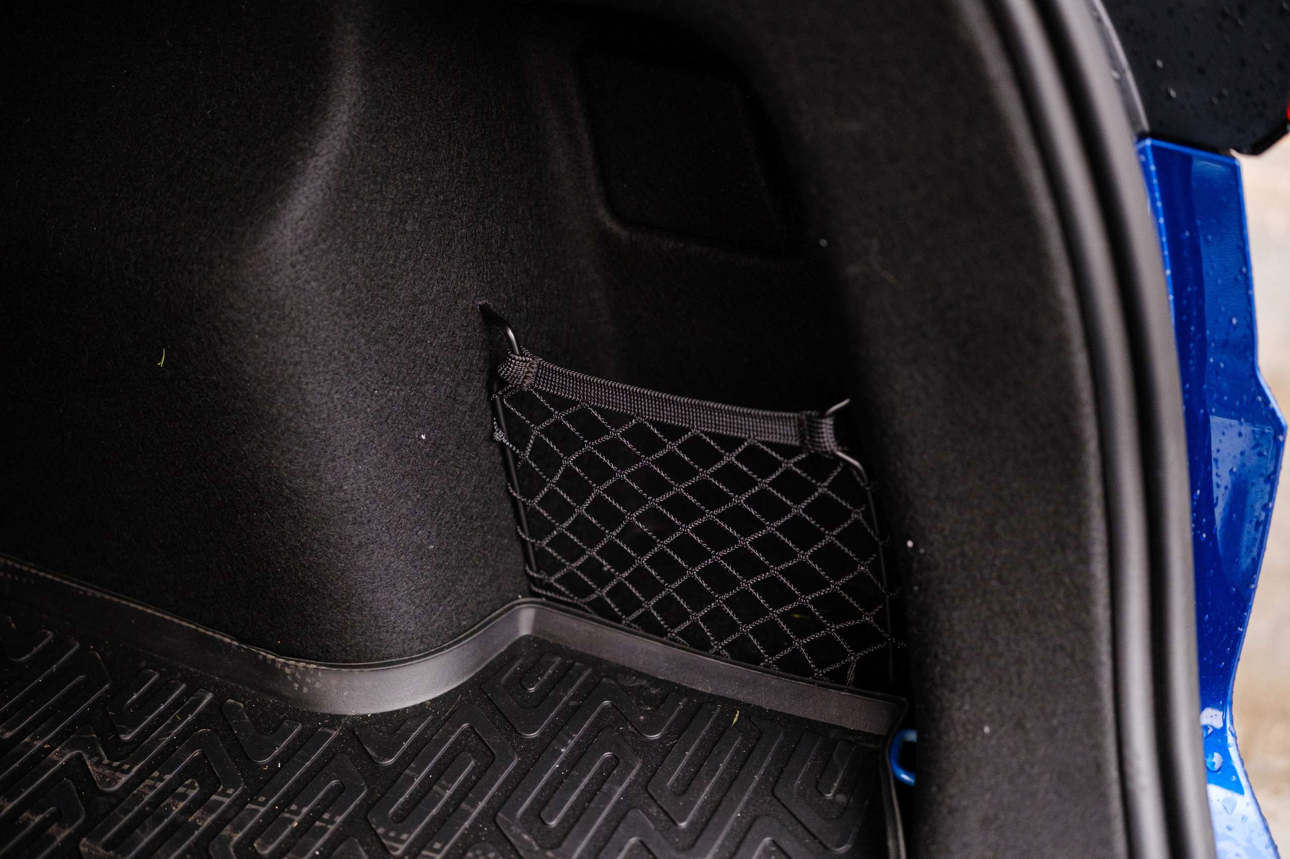 Belgee X50 — твой яркий акцент в сером потоке. Сайт фотографа Дмитрия Батенёва