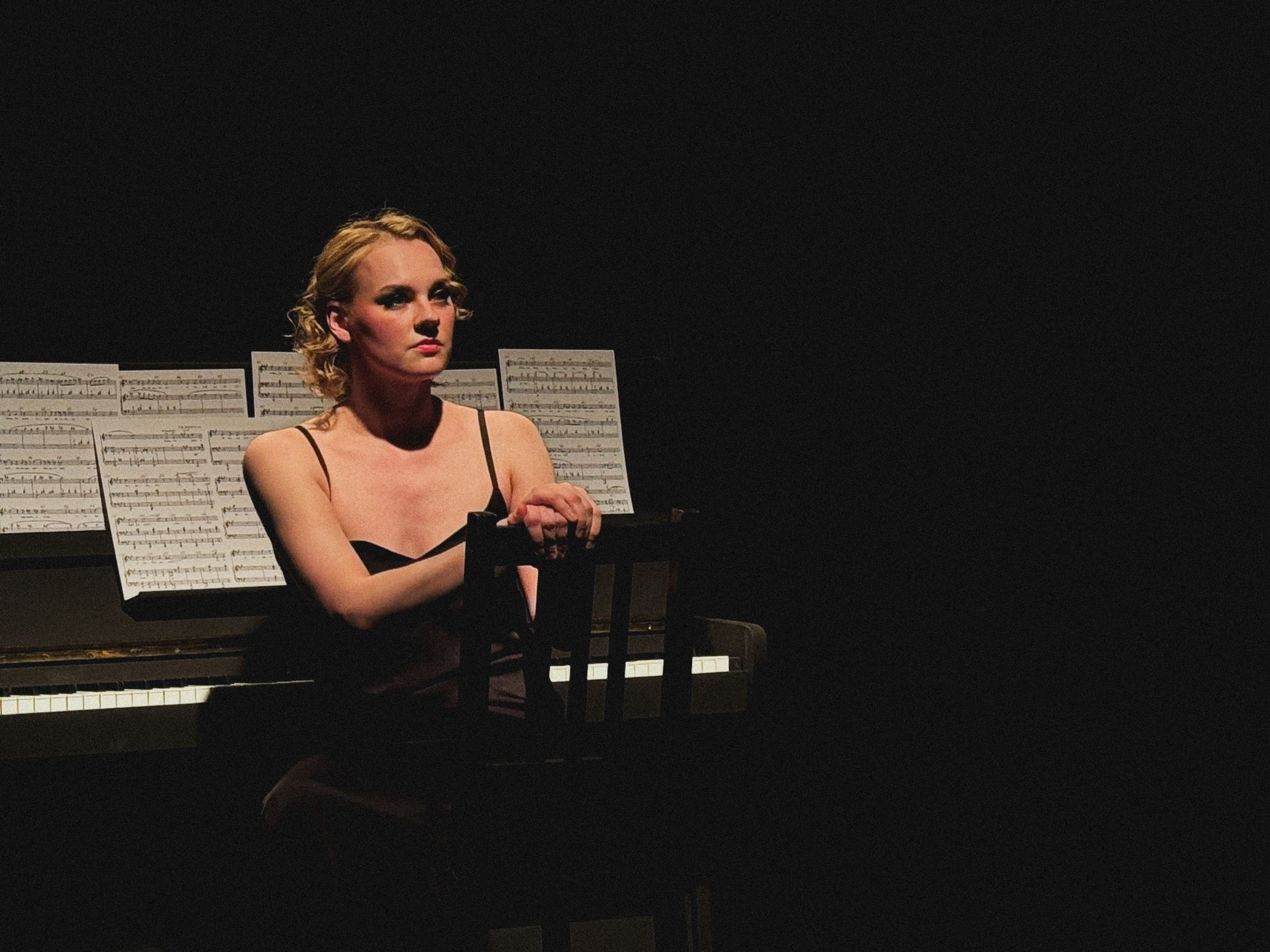 Два персонажа в поисках счастья. Журнал о самом особенном. Пермь и Пермский край