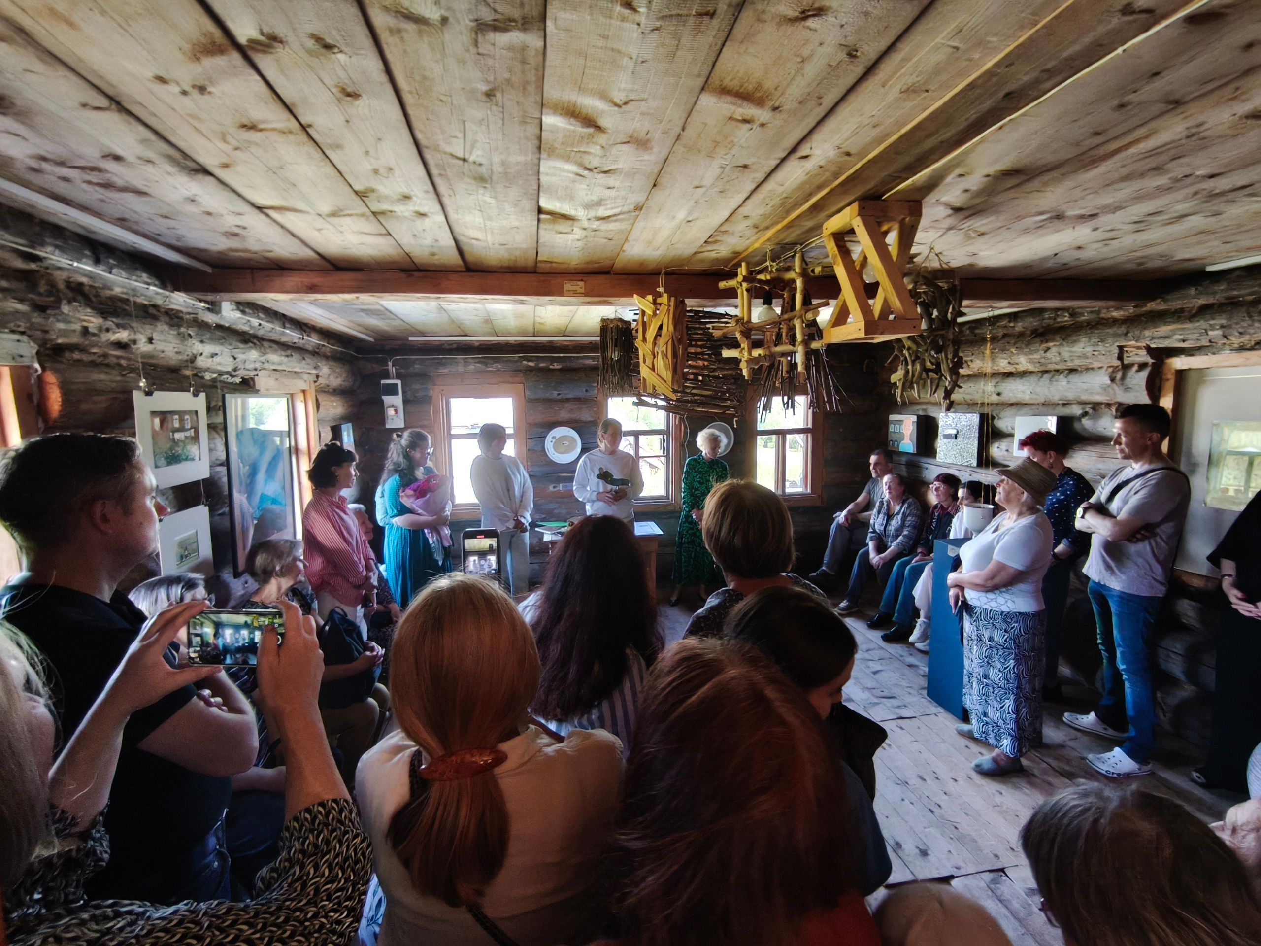 Выставка РОДНИК. Юлия Шабаева