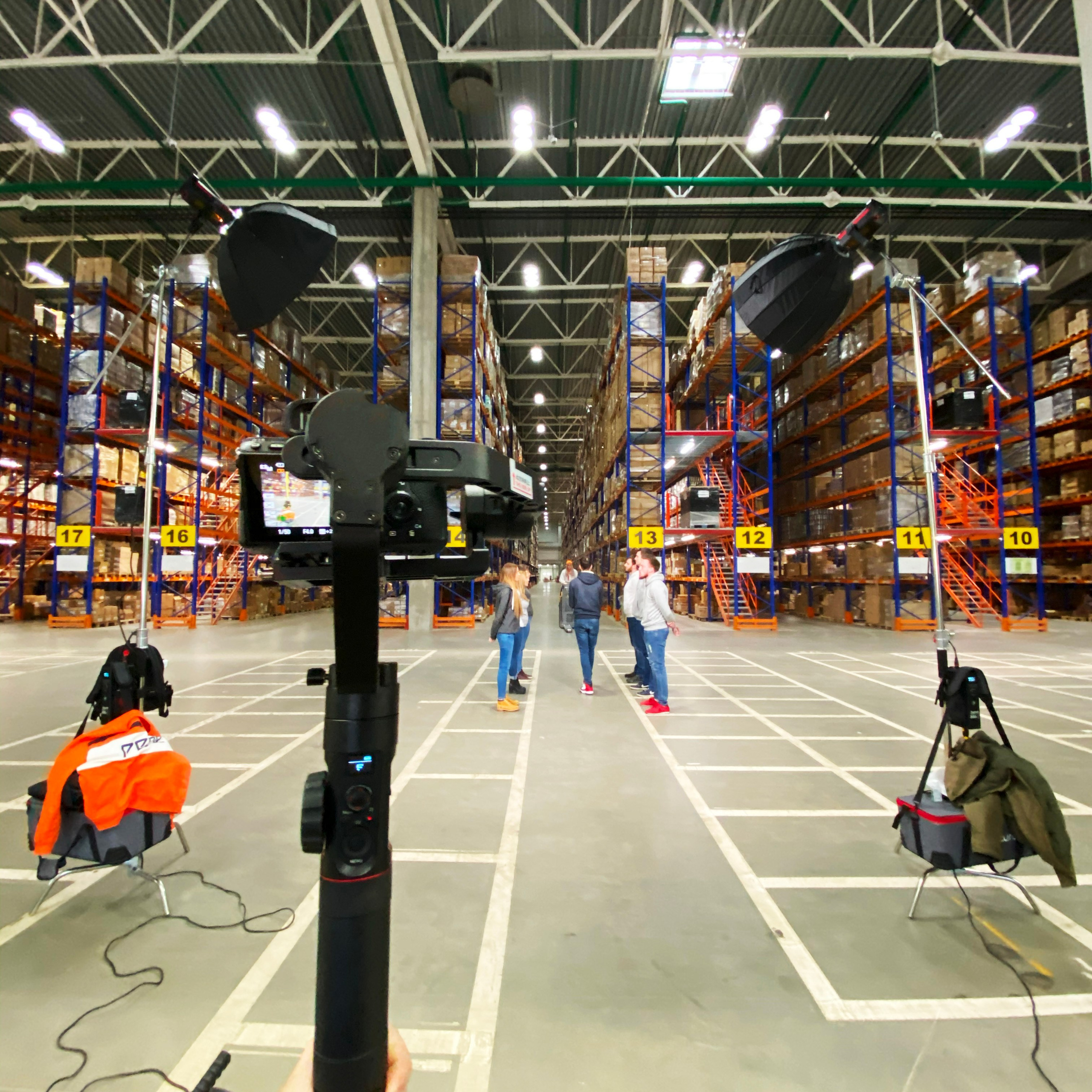 Имиджевое корпоративное видео с участием сотрудников компании — премиальный визуал от LuxPixel