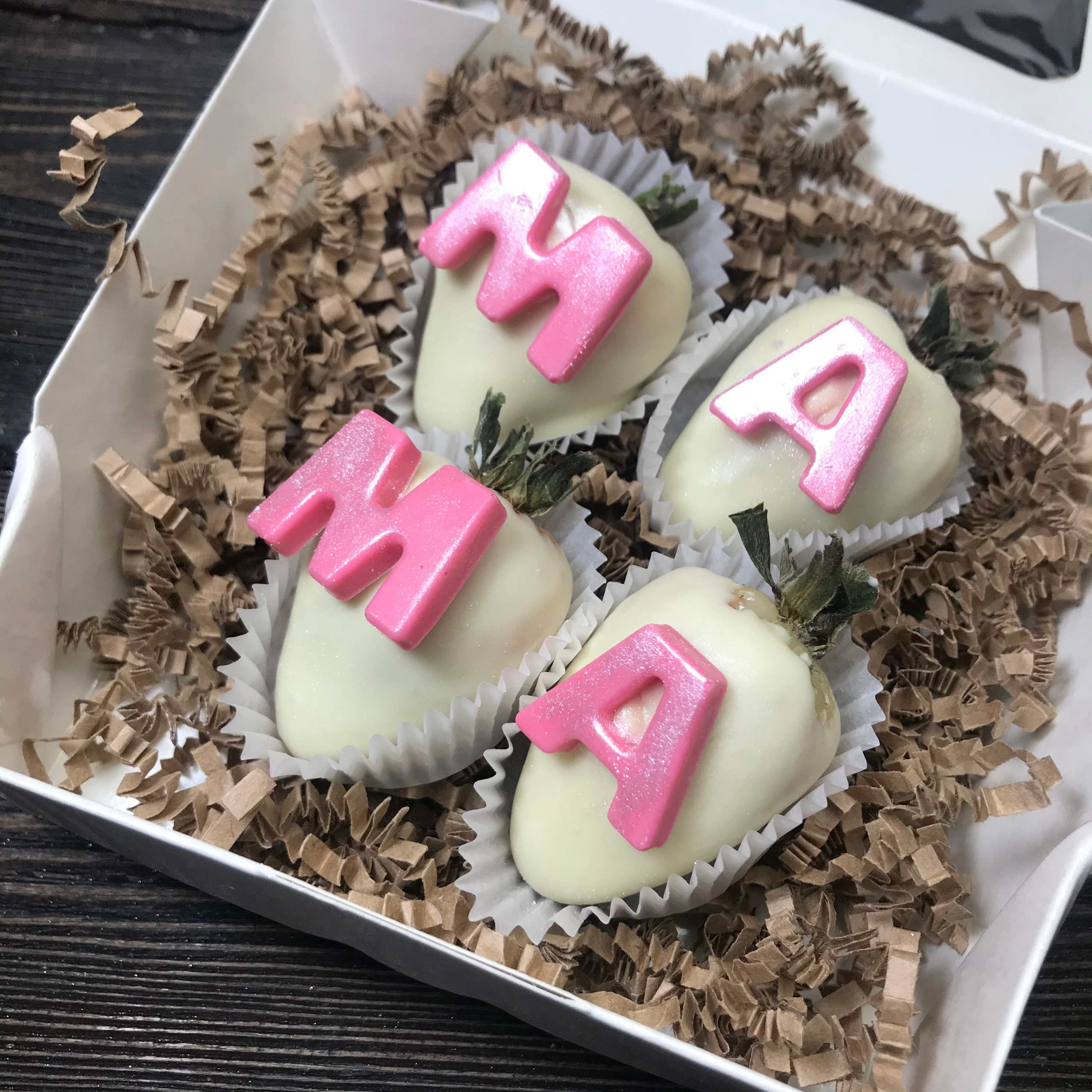 Наборы из клубники в шоколаде Сургут. Клубника в шоколаде в Сургуте