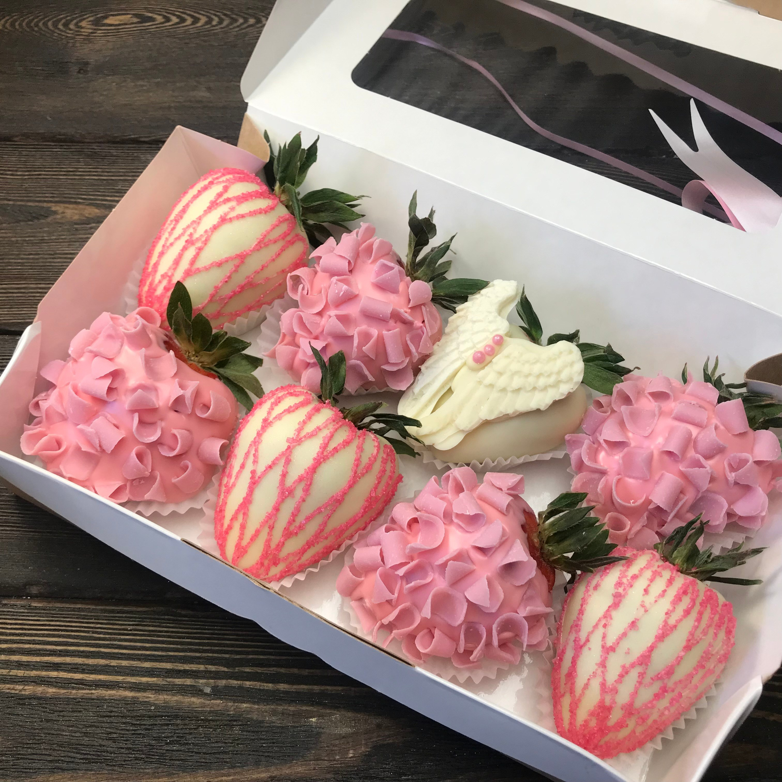 Наборы из клубники в шоколаде Сургут. Клубника в шоколаде в Сургуте