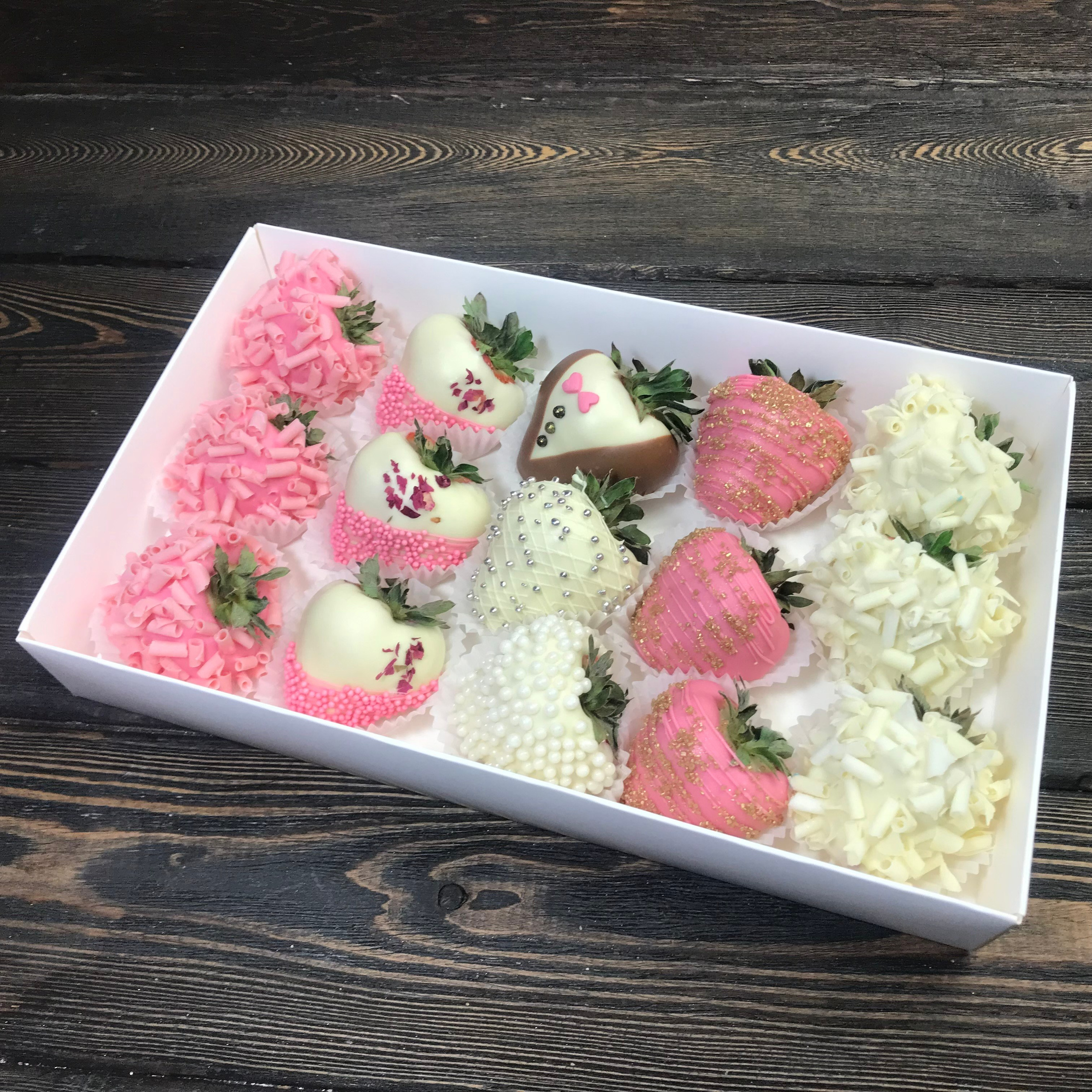 Наборы из клубники в шоколаде Сургут. Клубника в шоколаде в Сургуте