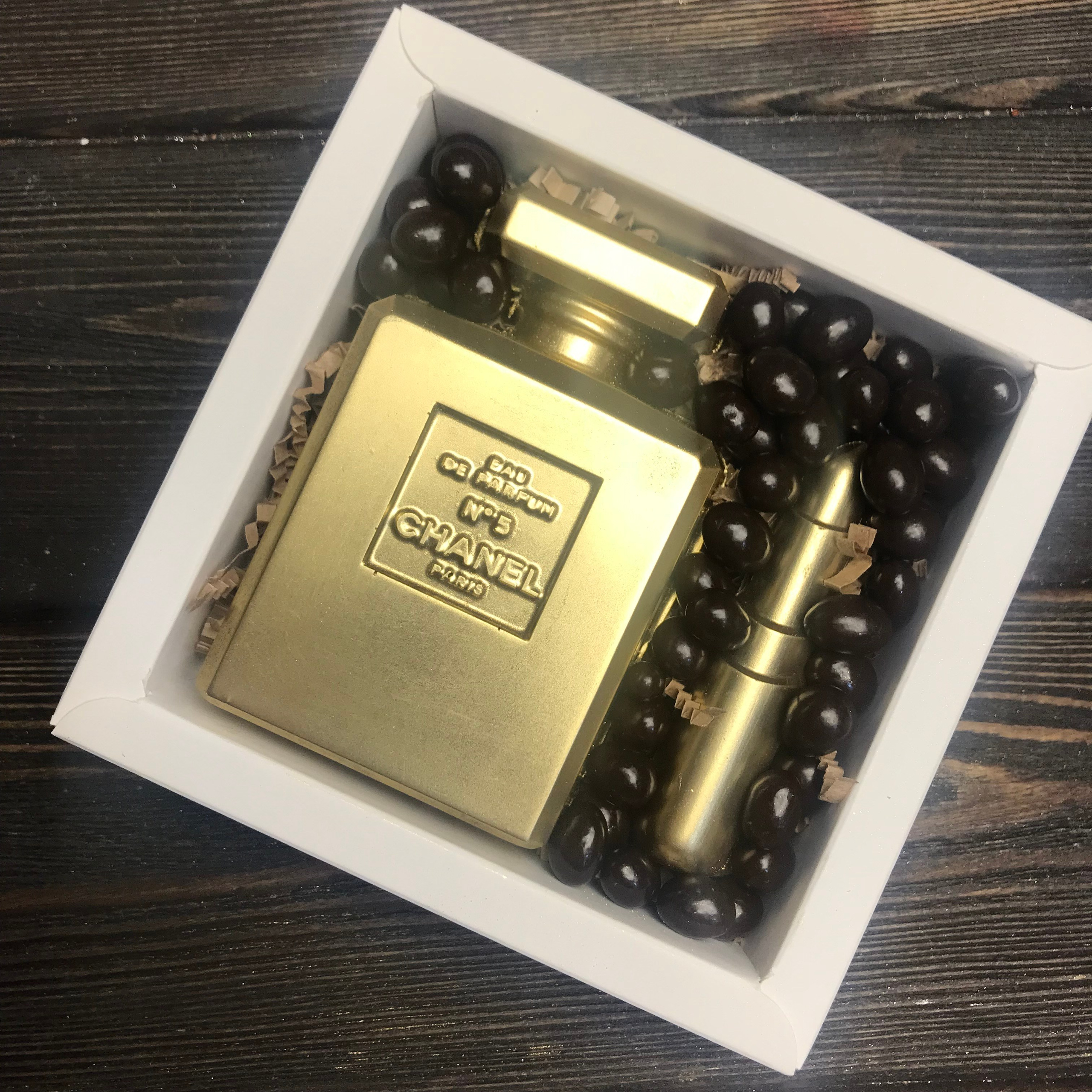 Фантазийный шоколад Сургут. Клубника в шоколаде в Сургуте