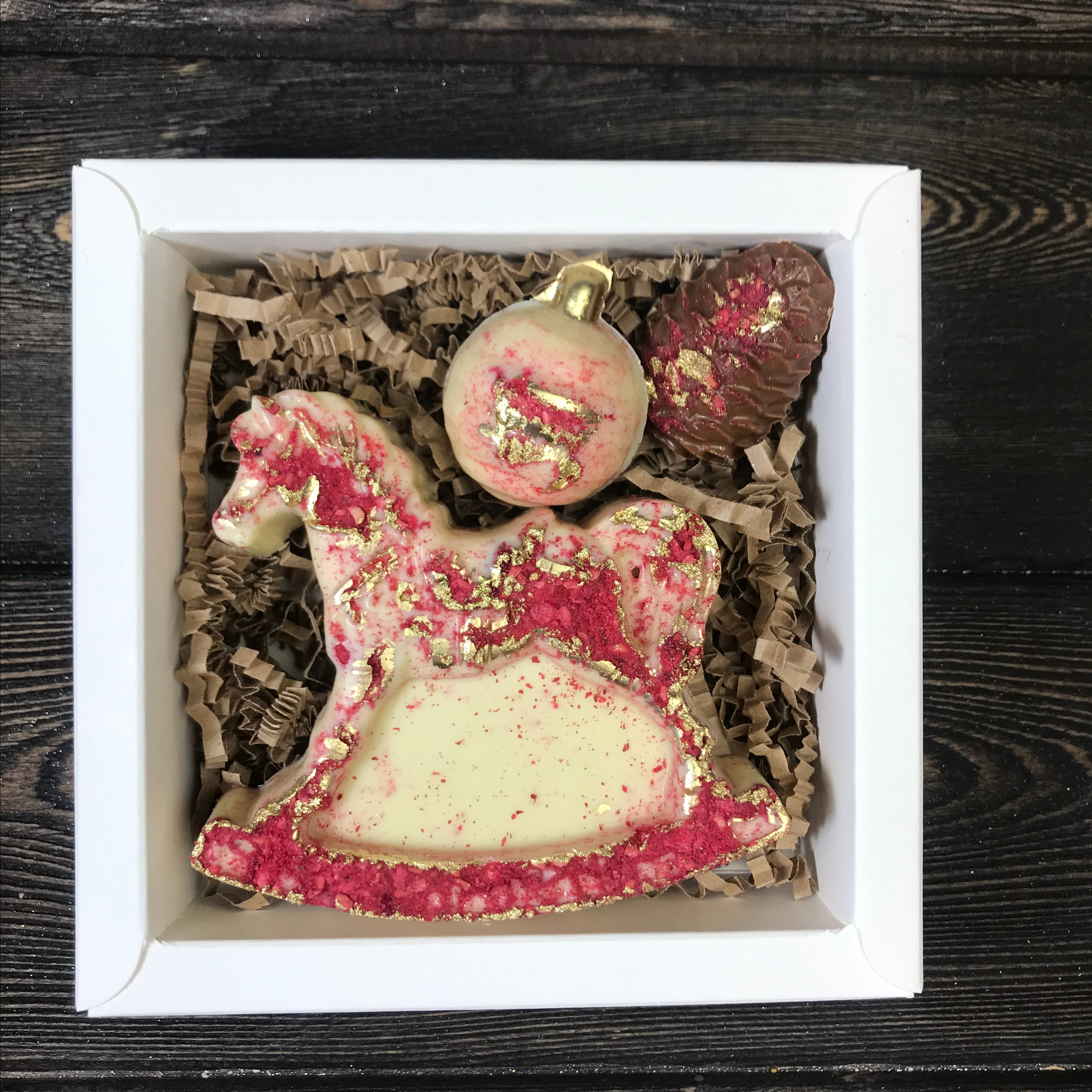 Фантазийный шоколад Сургут. Клубника в шоколаде в Сургуте