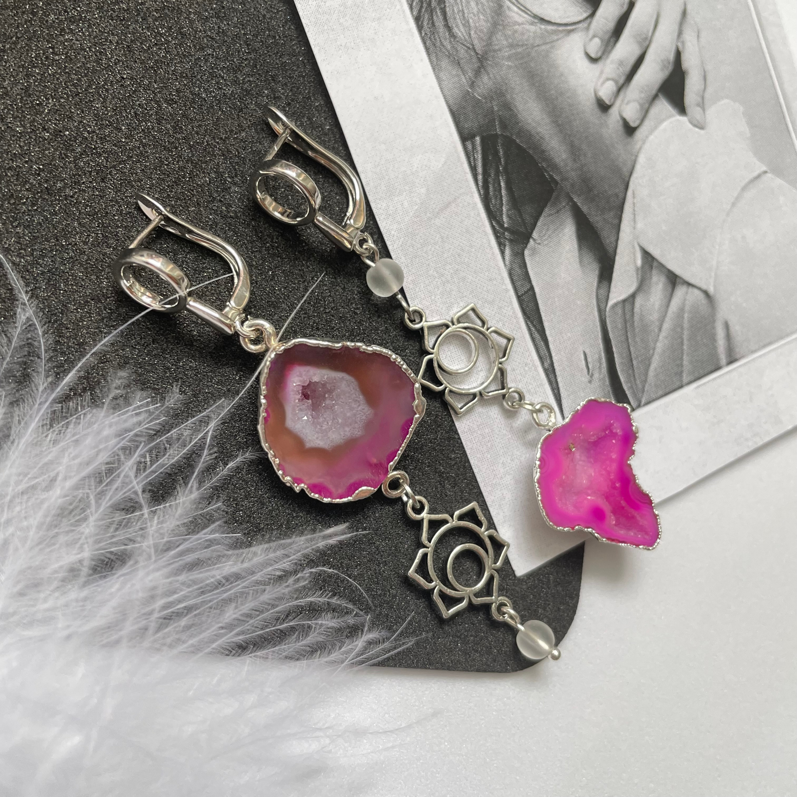 Розовые Асимметричные серьги фламинго с розовым камнем