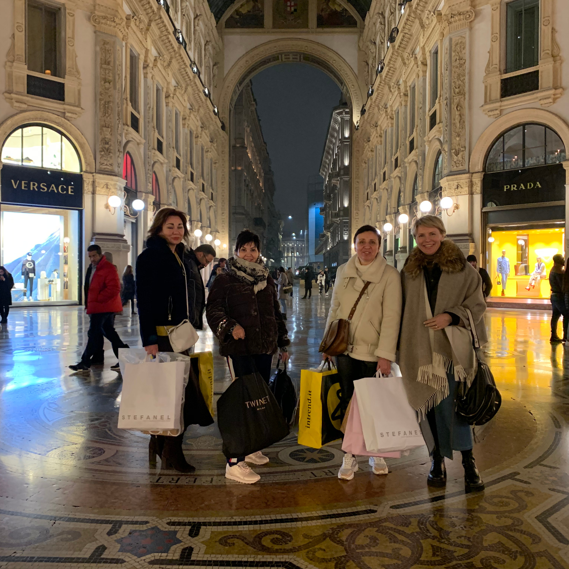 SHOPPING TOUR Валенсия, Мадрид, Барселона, Милан. Bantser Studio — Wedding photographer and planner in Valencia, Spain