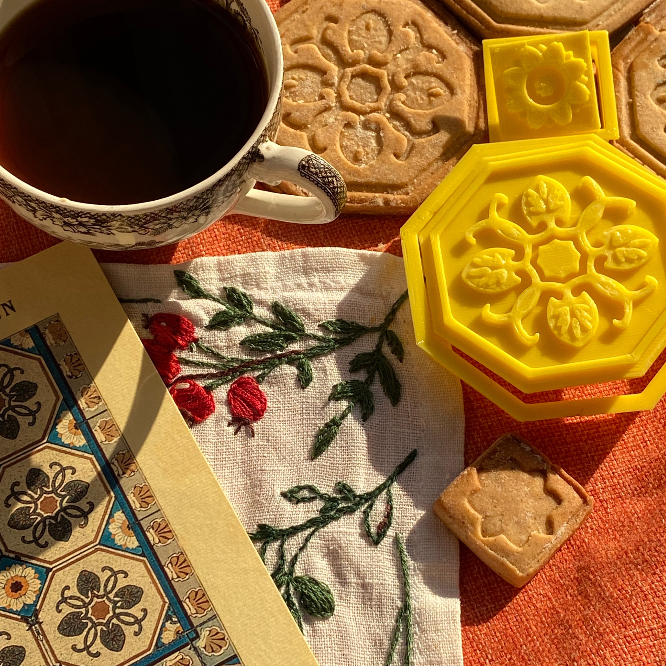 Публикации в СМИ. Метлахская плитка парадных Санкт-Петербурга