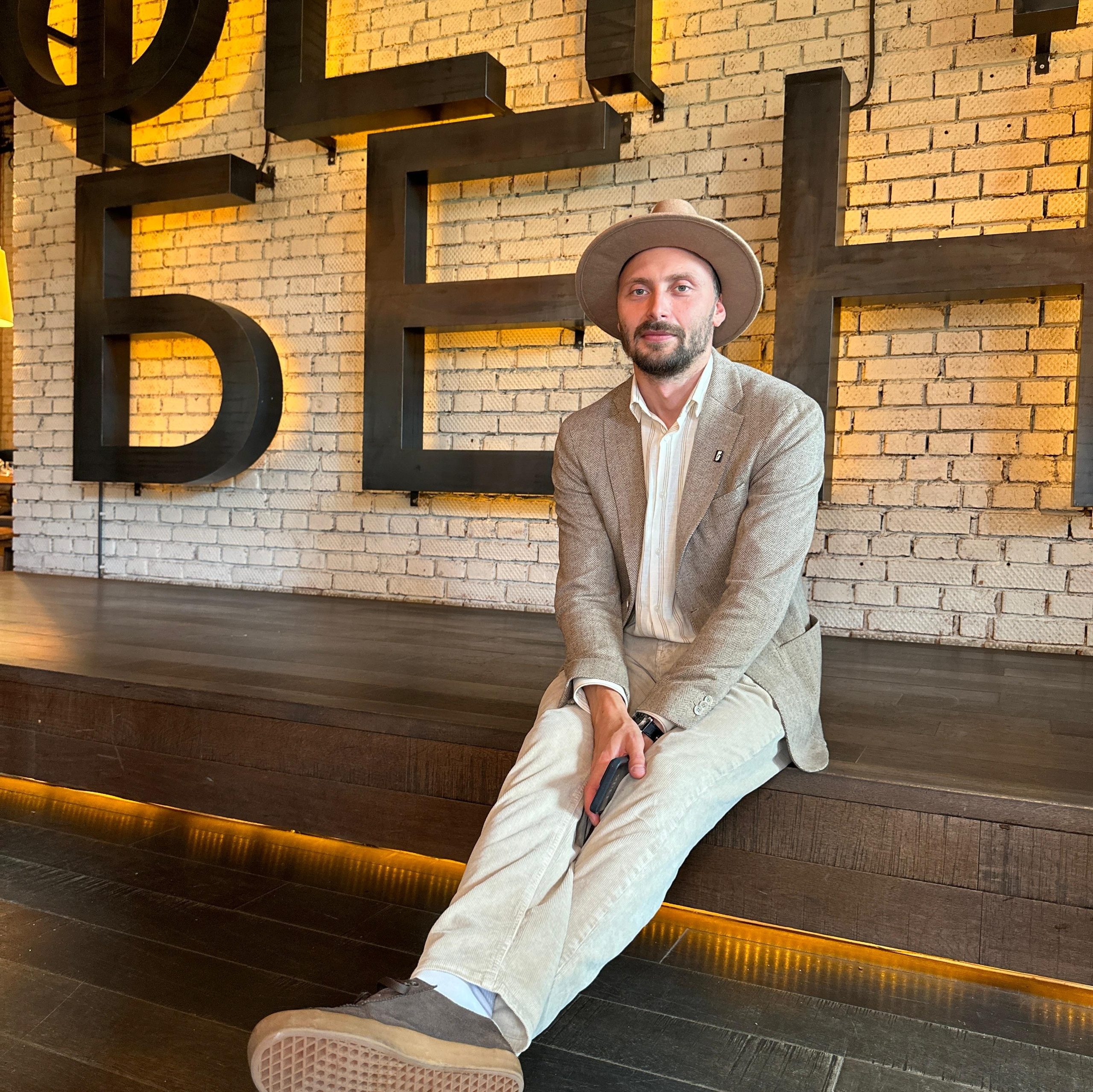 Контакты. Фотограф в Санкт-Петербурге Владимир Тихомиров