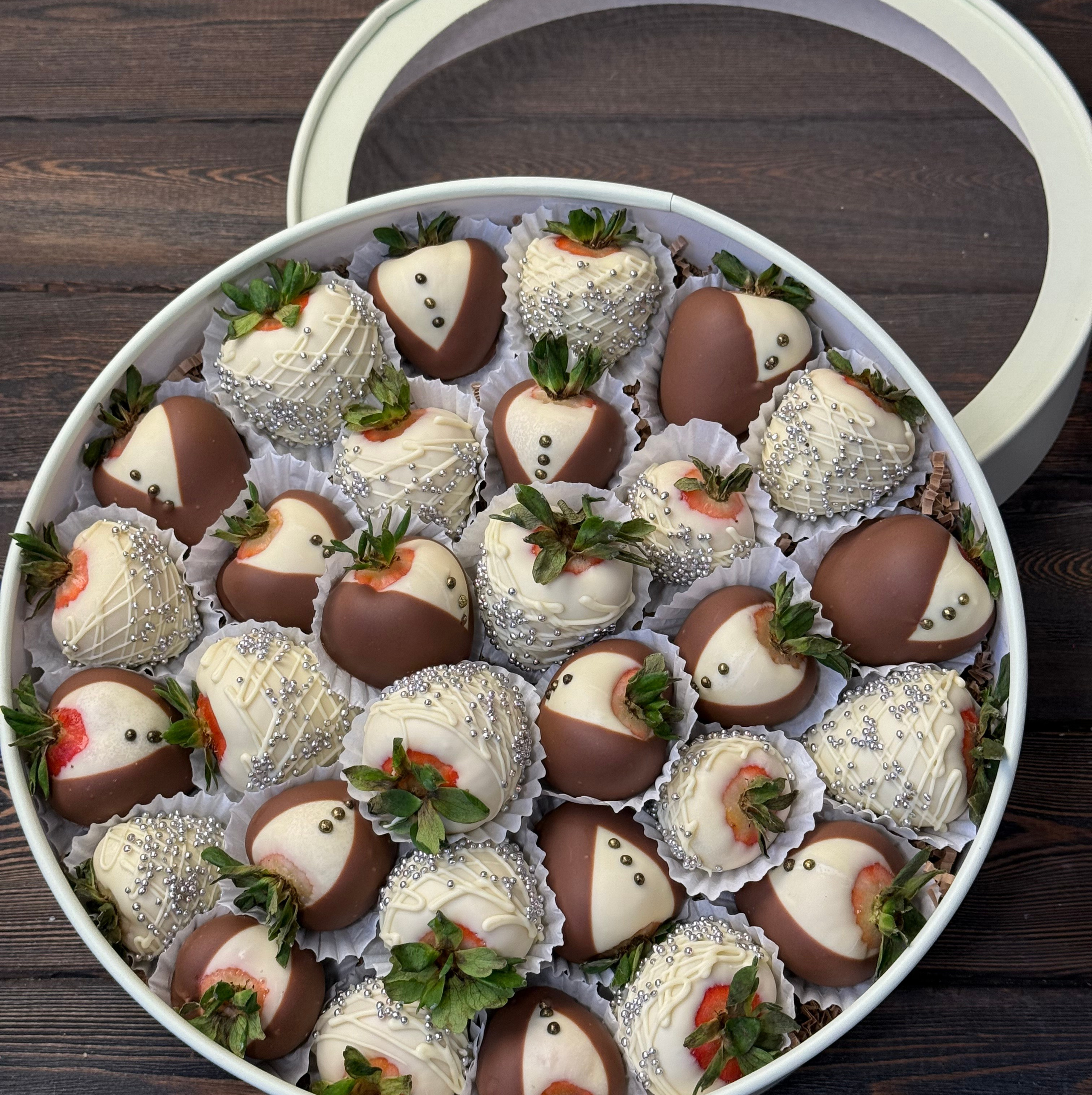 Шляпные коробочки. Клубника в шоколаде в Сургуте