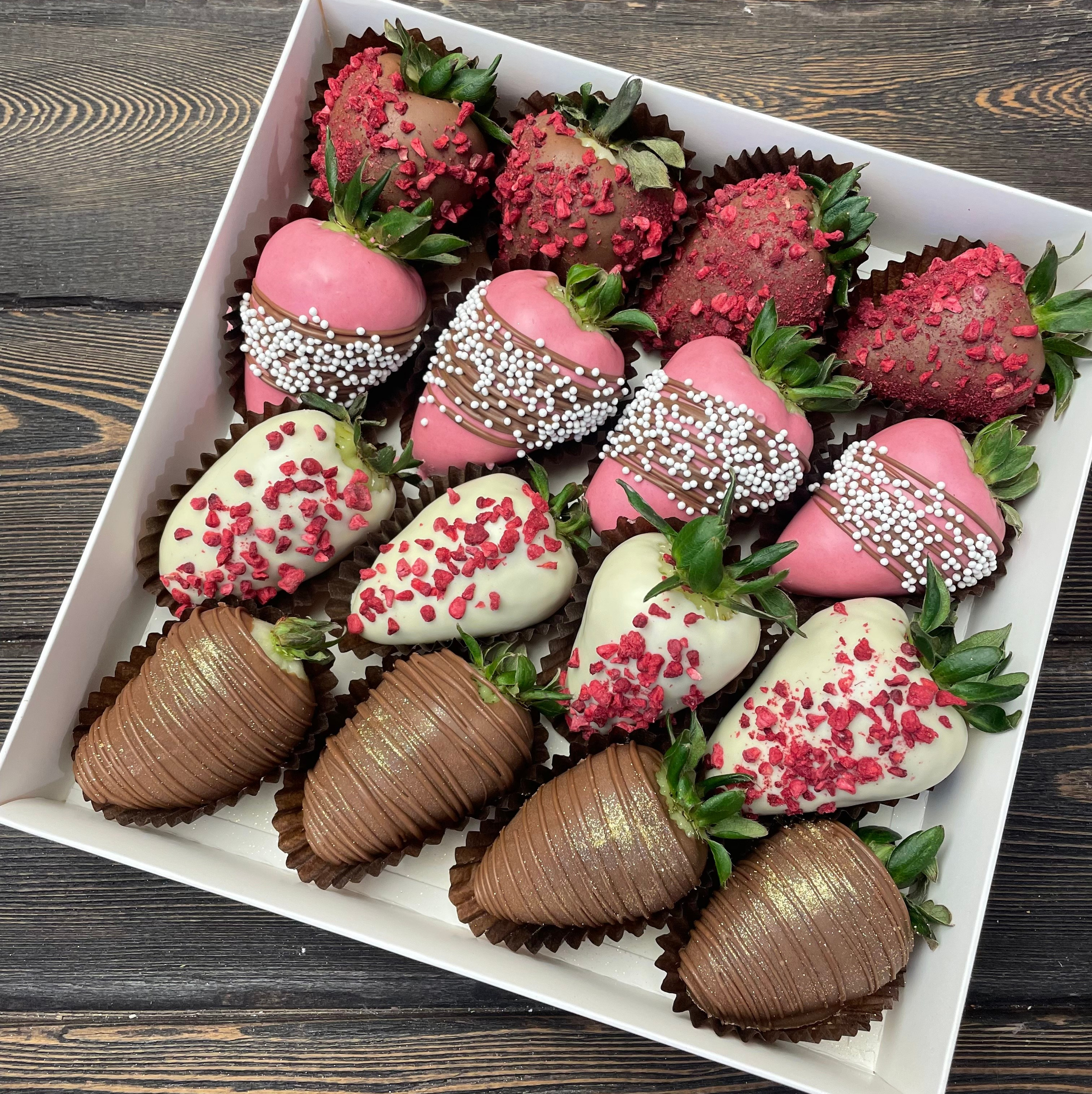 Наборы из клубники в шоколаде Сургут. Клубника в шоколаде в Сургуте