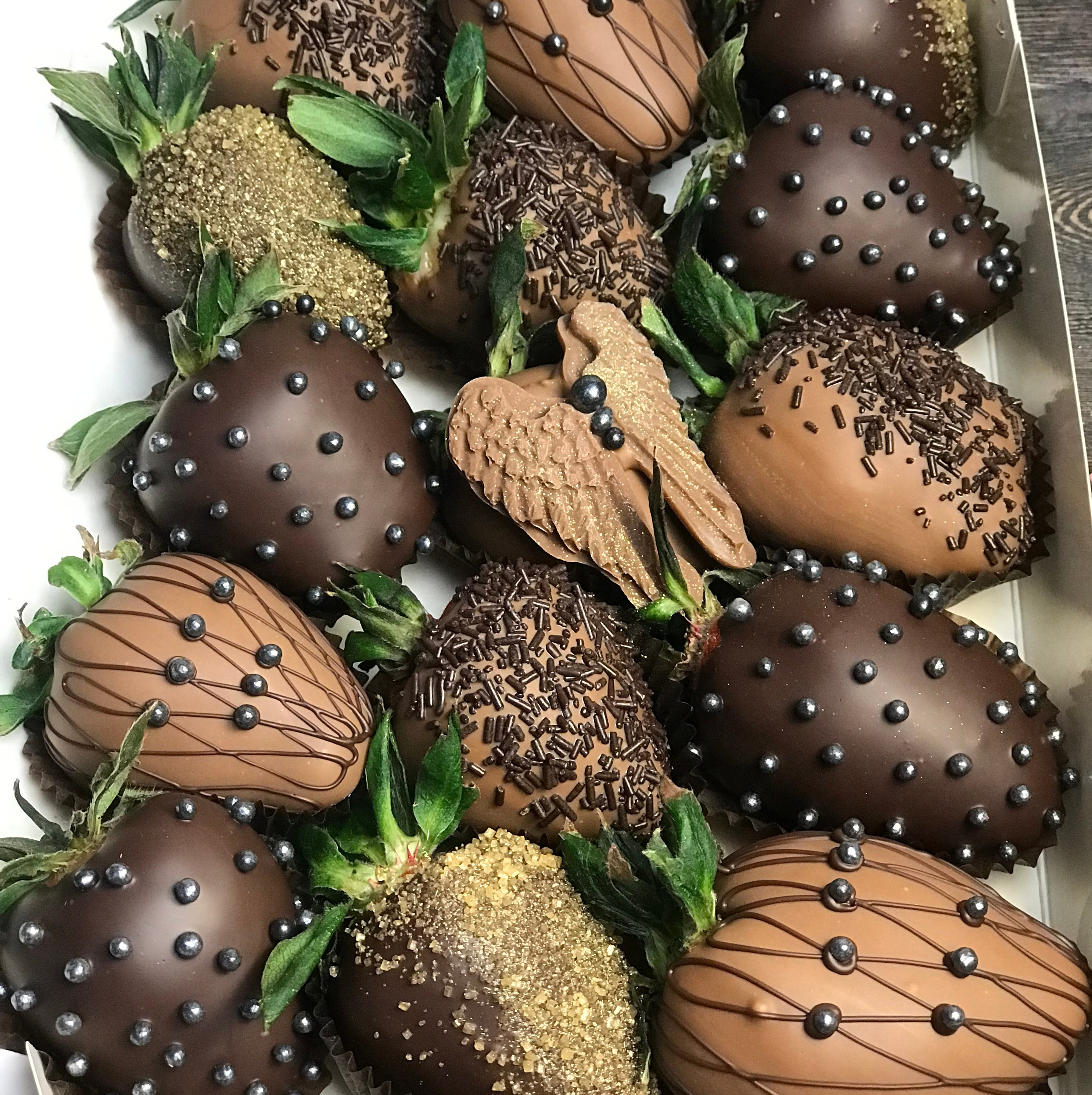 Наборы из клубники в шоколаде Сургут. Клубника в шоколаде в Сургуте