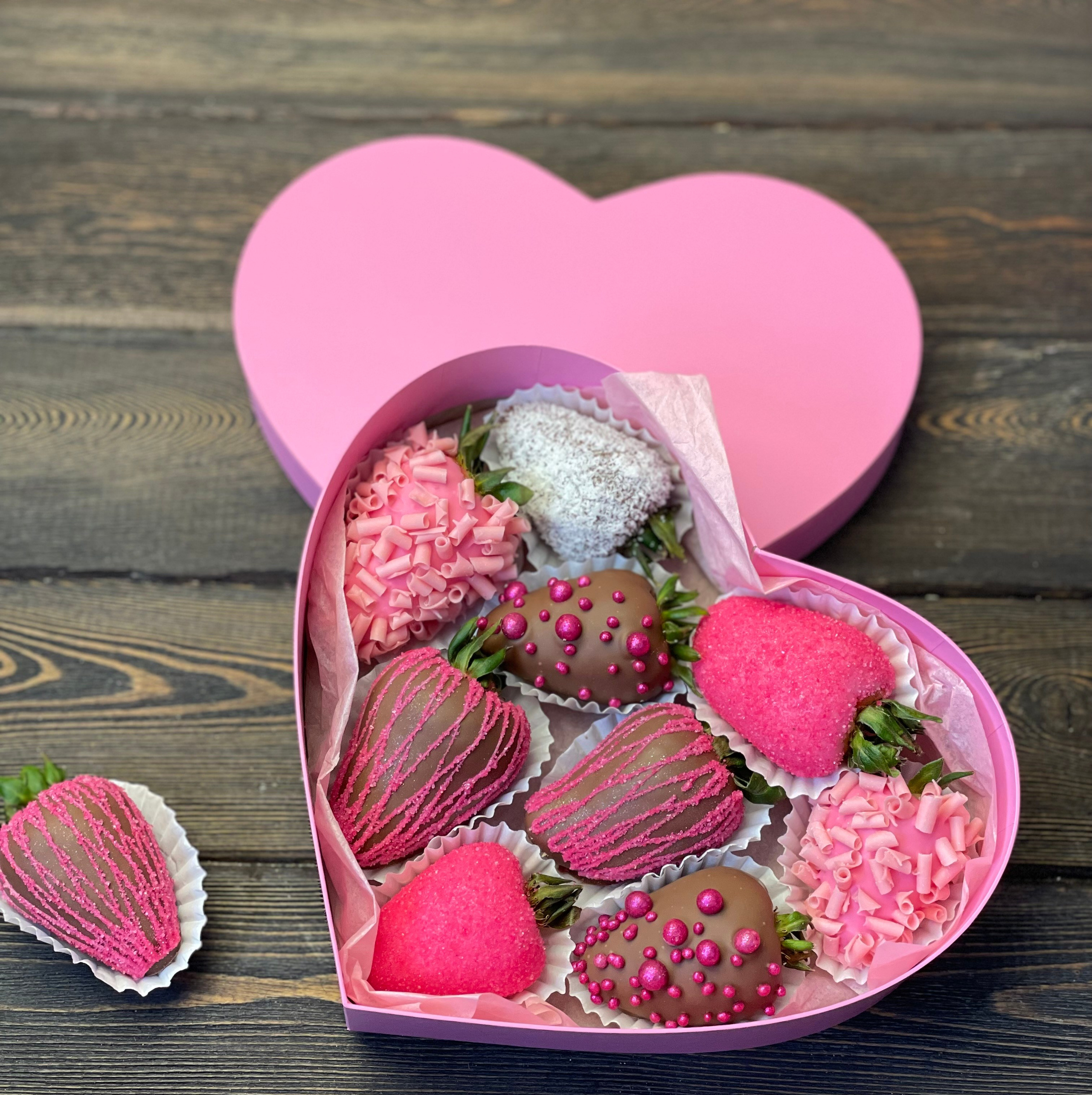 Наборы из клубники в шоколаде СЕРДЕЧКИ. Клубника в шоколаде в Сургуте