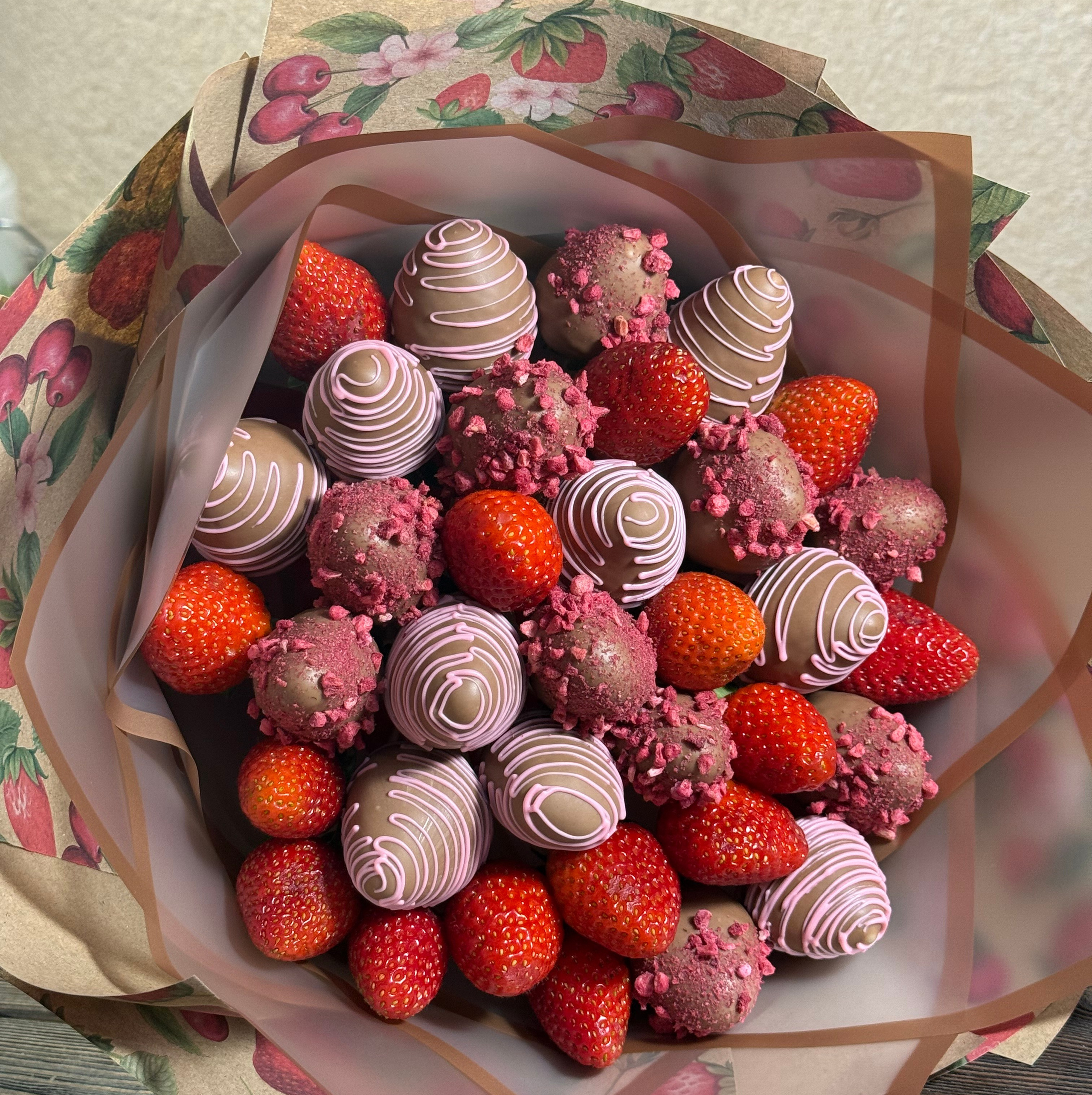 Букеты из клубники Сургут. Клубника в шоколаде в Сургуте