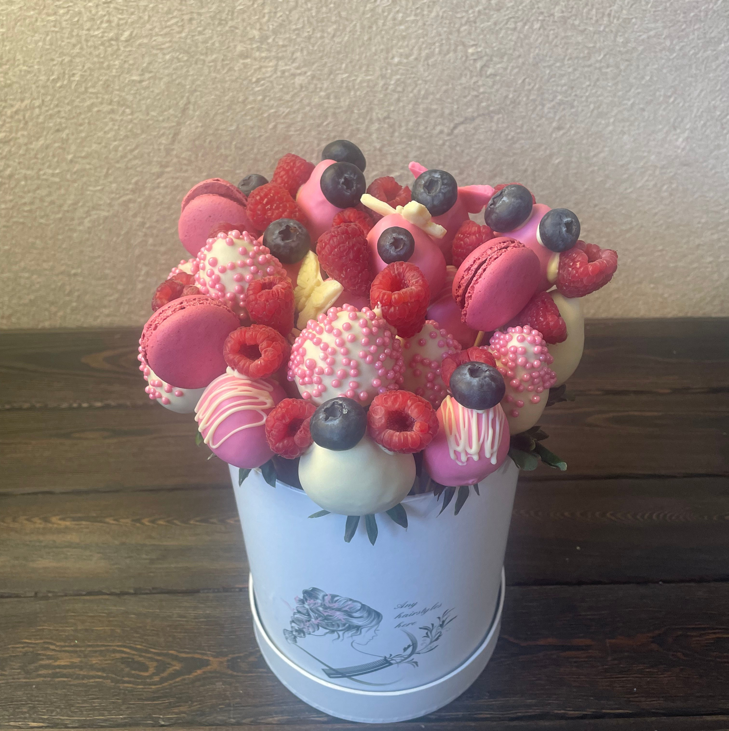 Шляпные коробочки. Клубника в шоколаде в Сургуте