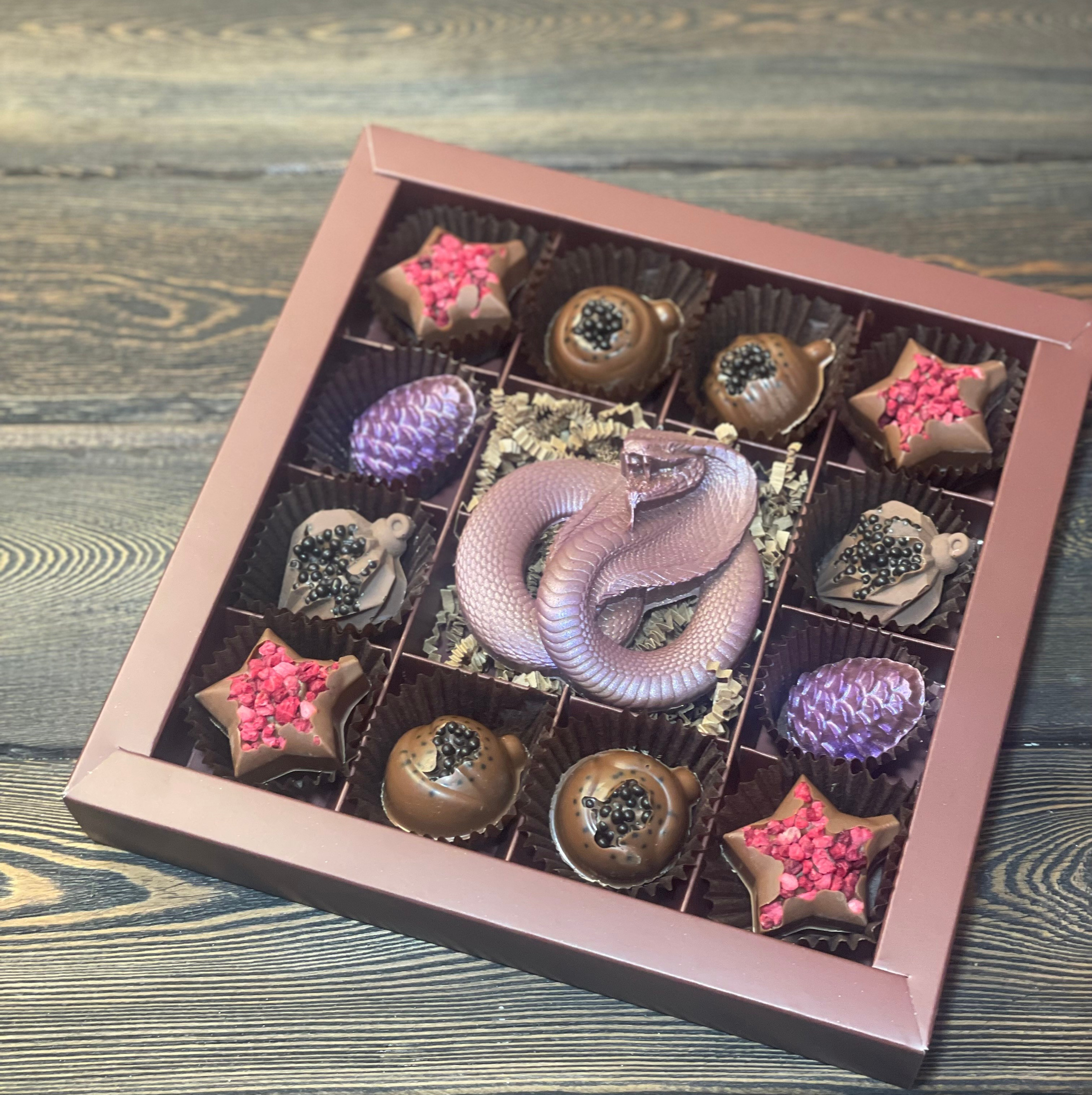 Фантазийный шоколад Сургут. Клубника в шоколаде в Сургуте