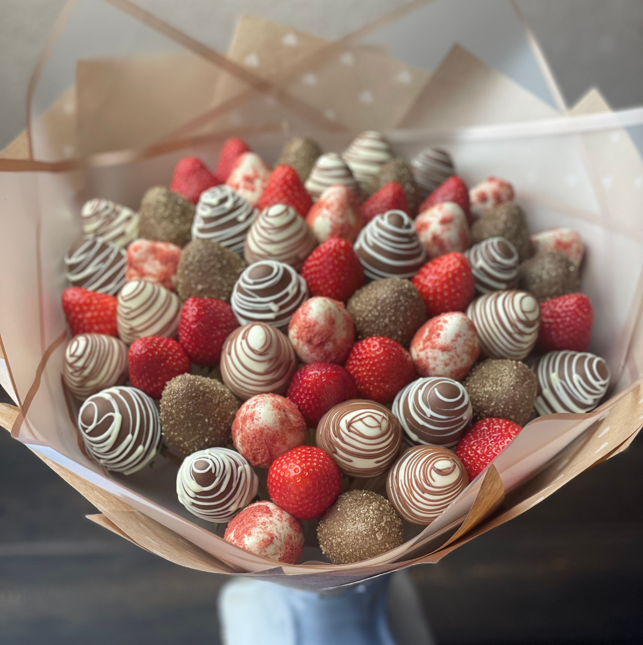 Букеты из клубники Сургут. Клубника в шоколаде в Сургуте