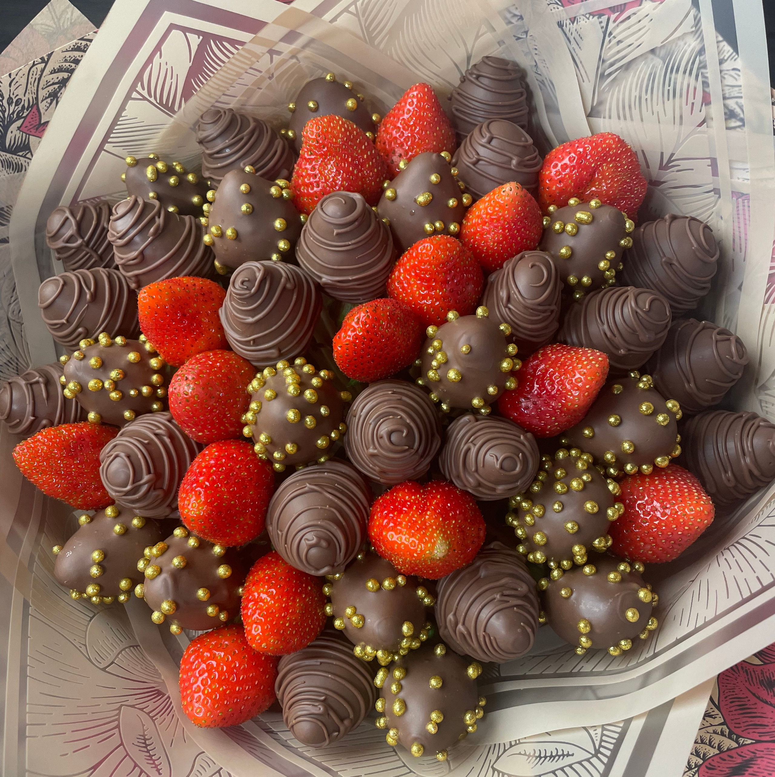 Букеты из клубники Сургут. Клубника в шоколаде в Сургуте