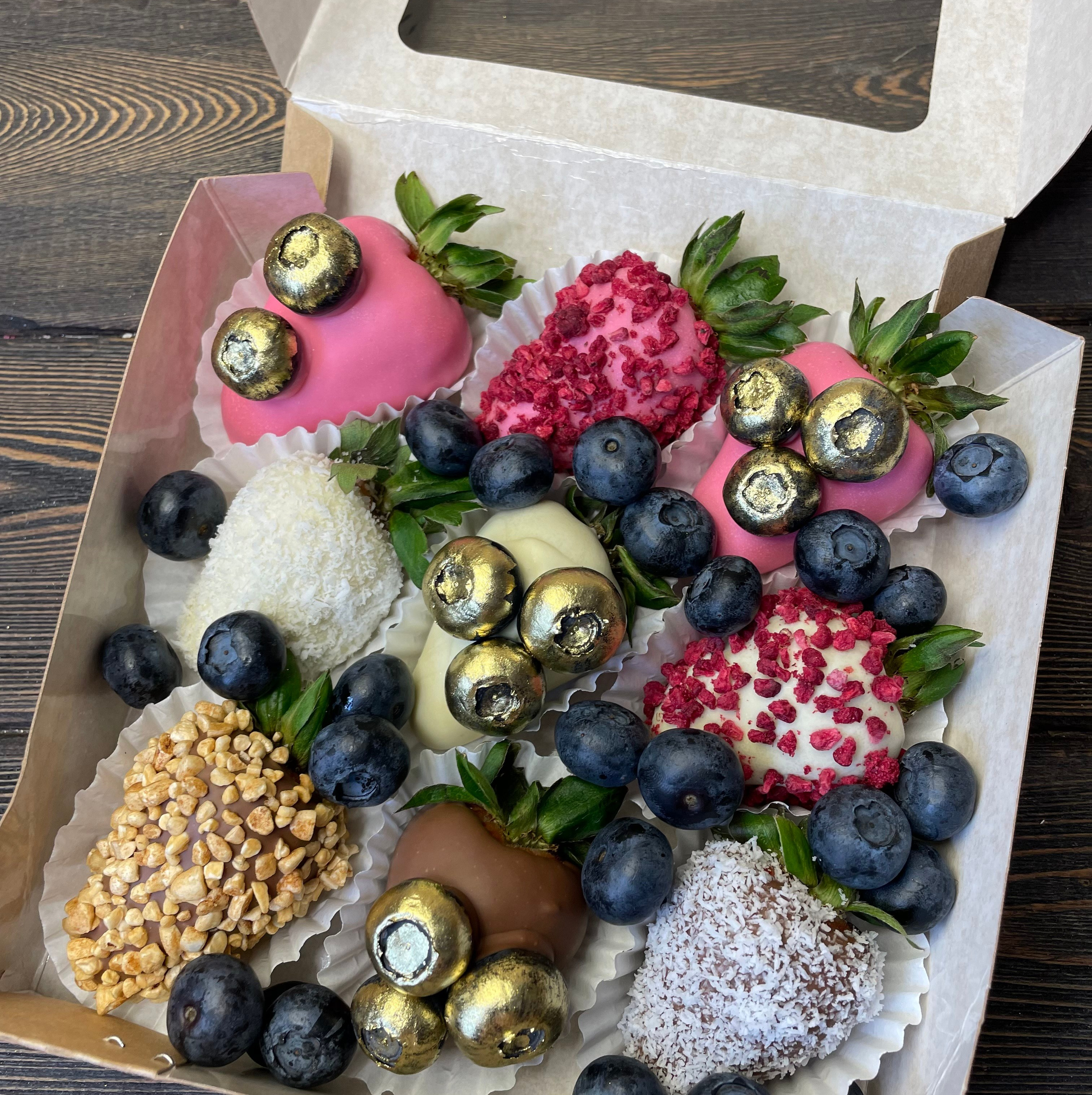 Наборы из клубники в шоколаде Сургут. Клубника в шоколаде в Сургуте