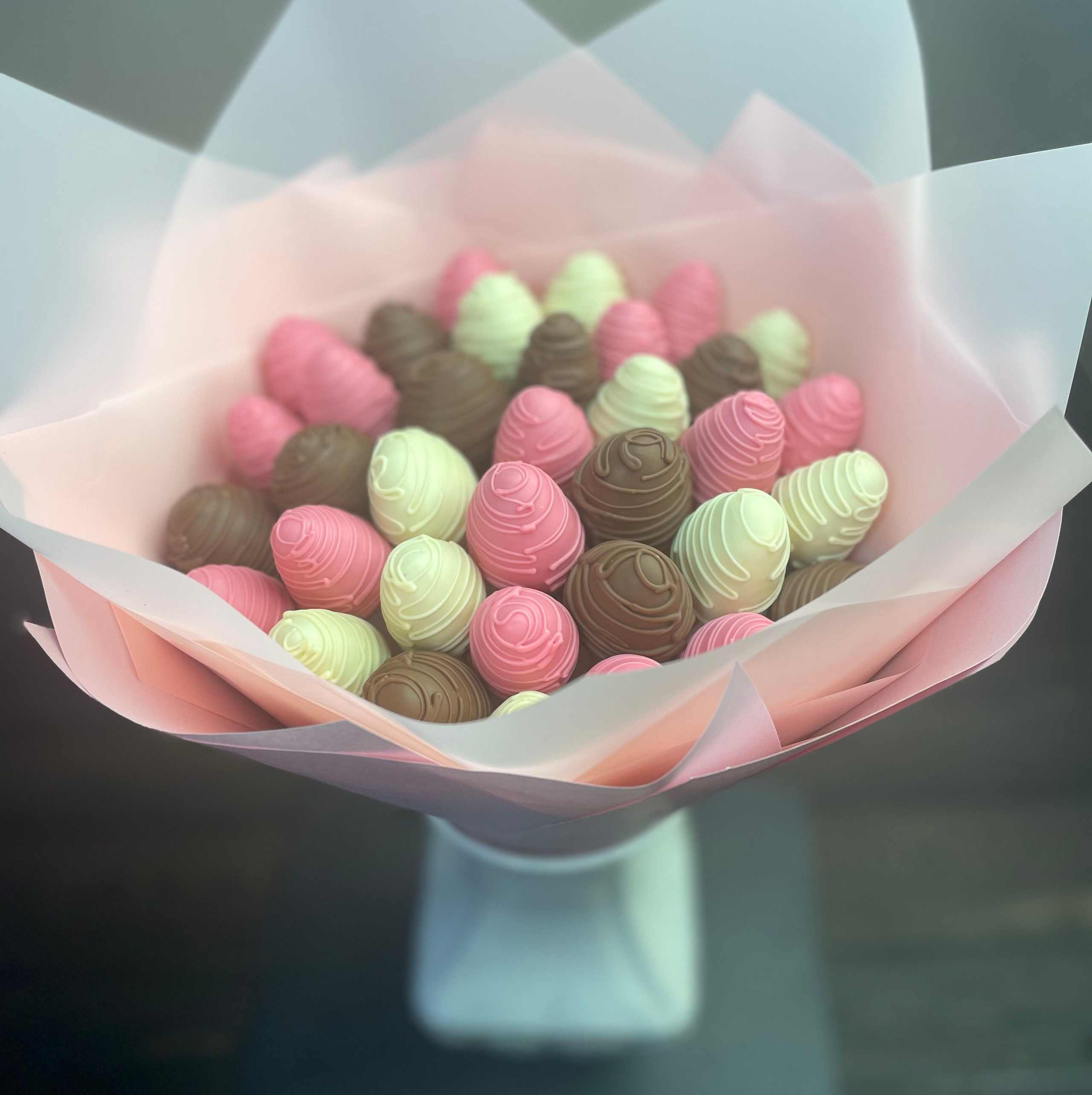 Букеты из клубники Сургут. Клубника в шоколаде в Сургуте