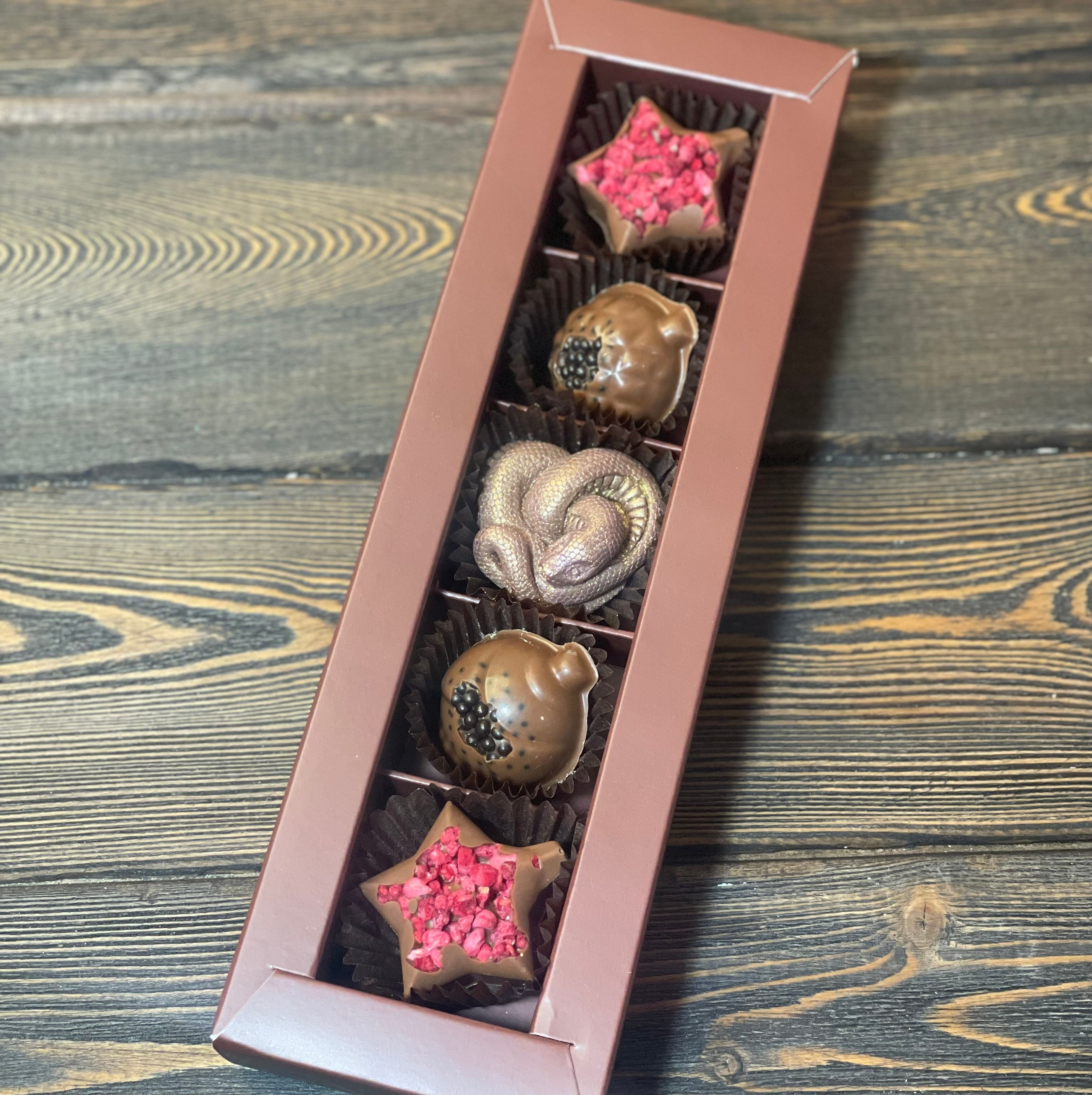 Фантазийный шоколад Сургут. Клубника в шоколаде в Сургуте