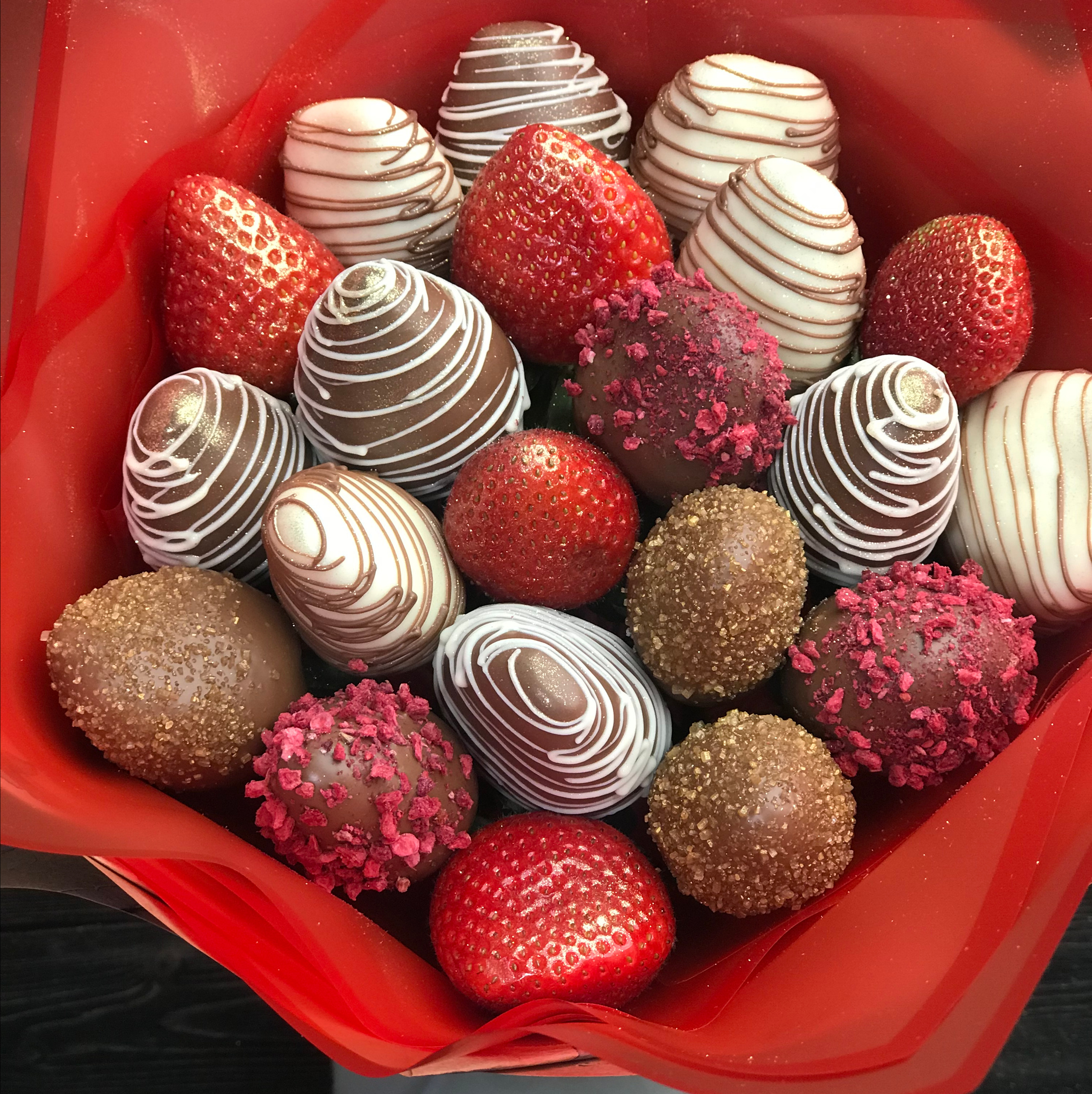 Букеты из клубники Сургут. Клубника в шоколаде в Сургуте