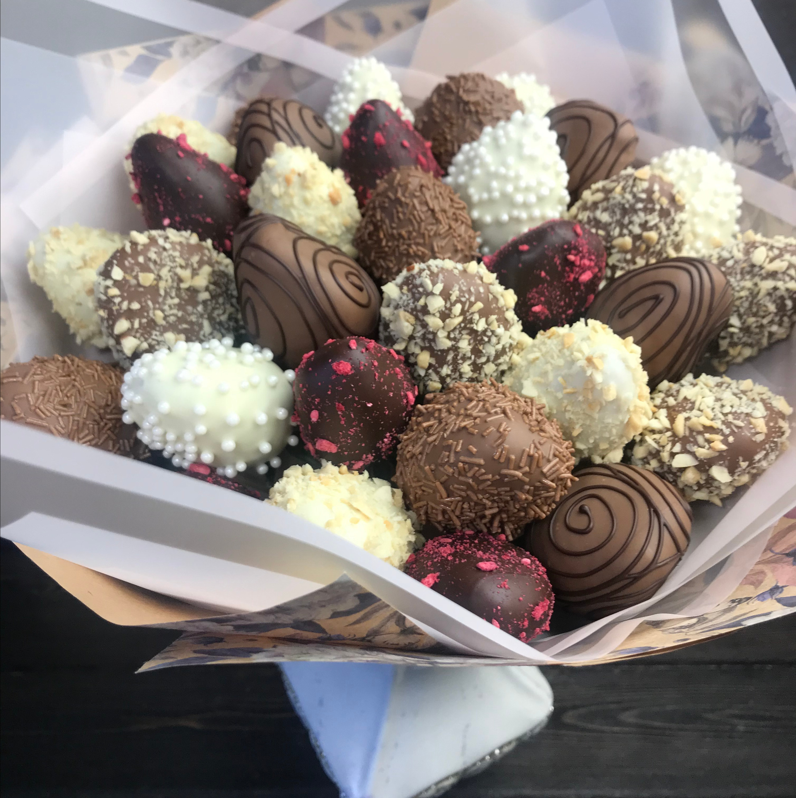 Букеты из клубники Сургут. Клубника в шоколаде в Сургуте