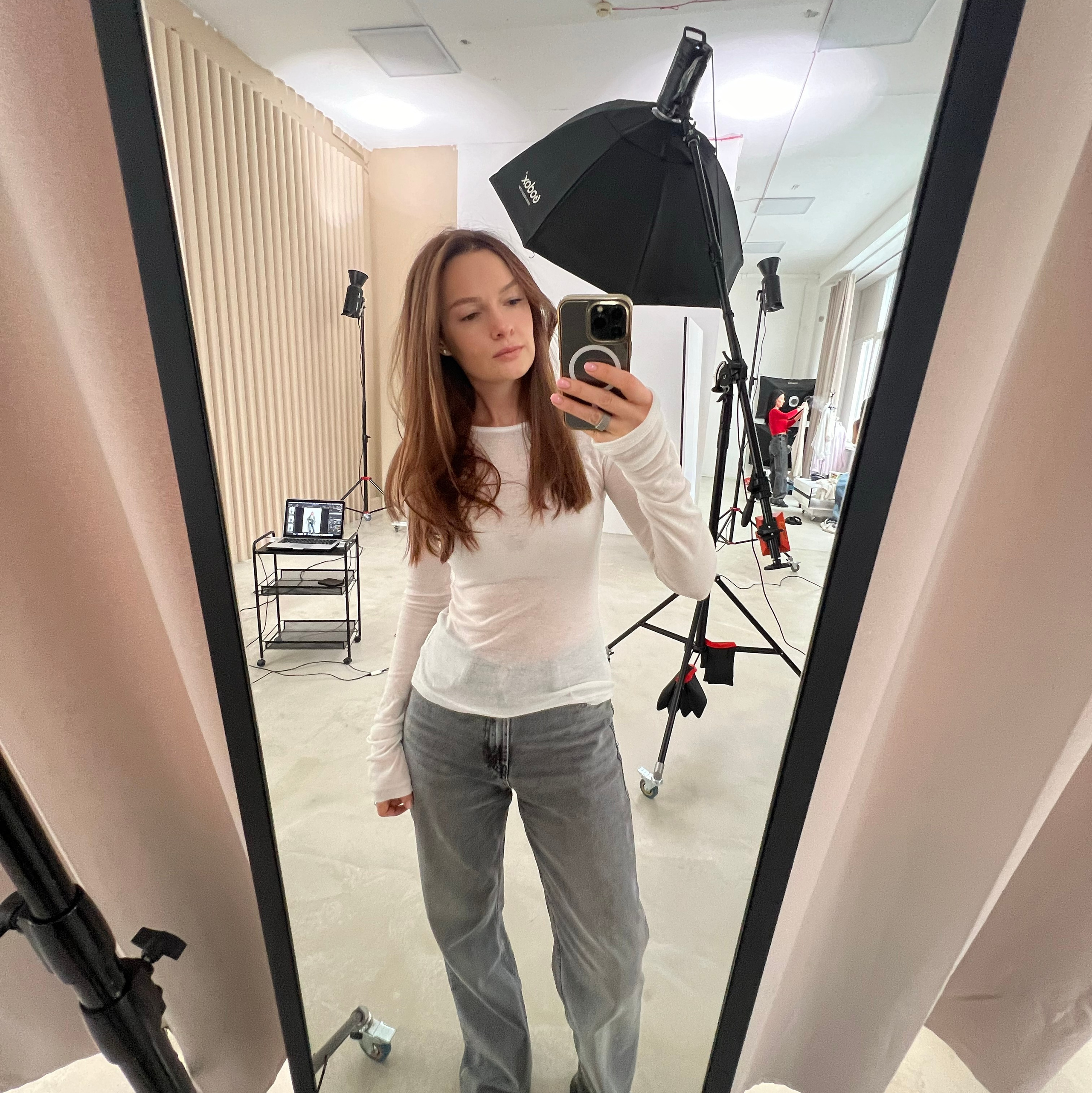 Контакты. Фотограф для брендов и маркетплейсов в Новосибирске и Москве