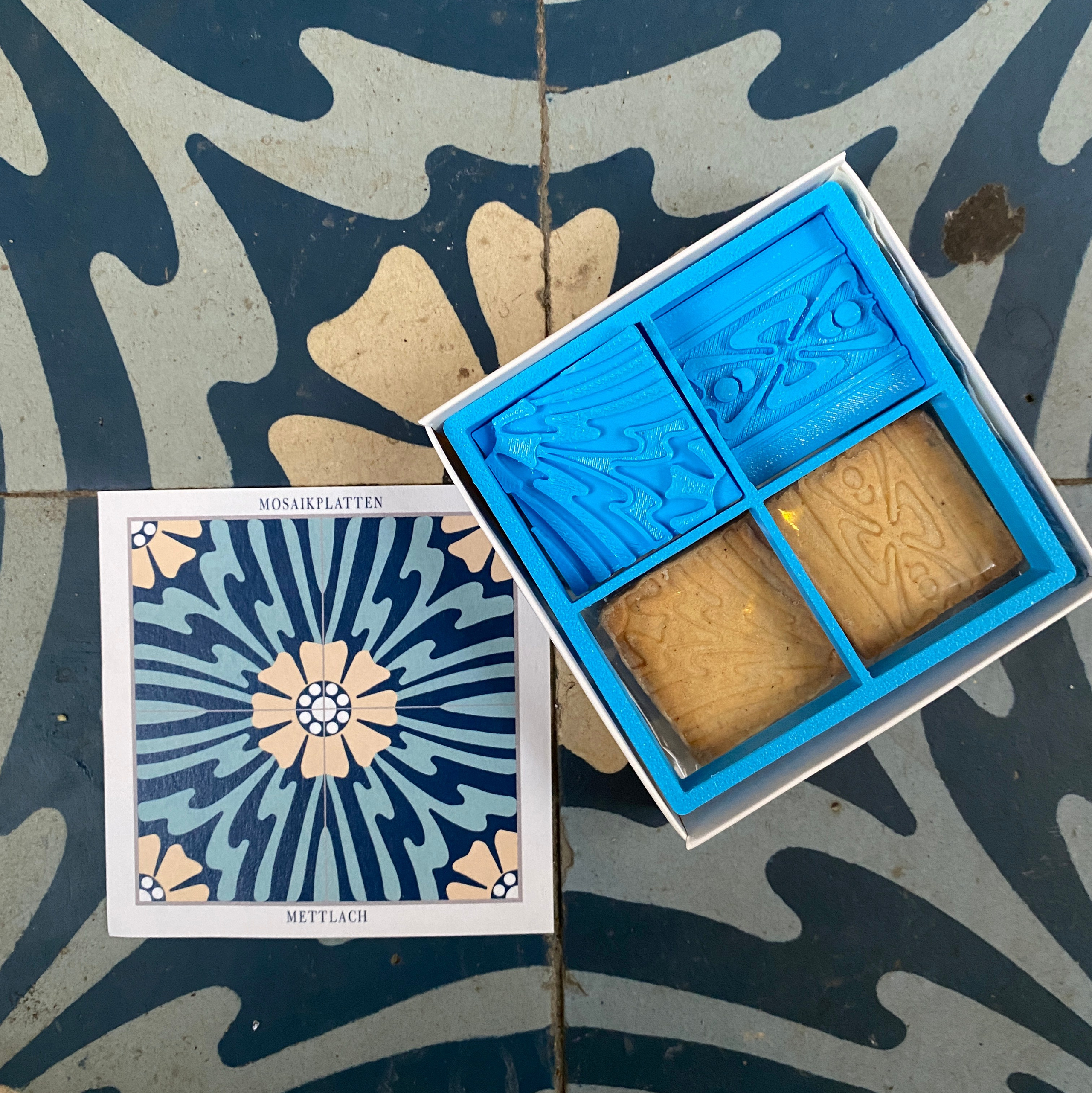 КУПИТЬ ФОРМУ ДЛЯ ПЛИТЧЕНЕК. Метлахская плитка парадных Санкт-Петербурга