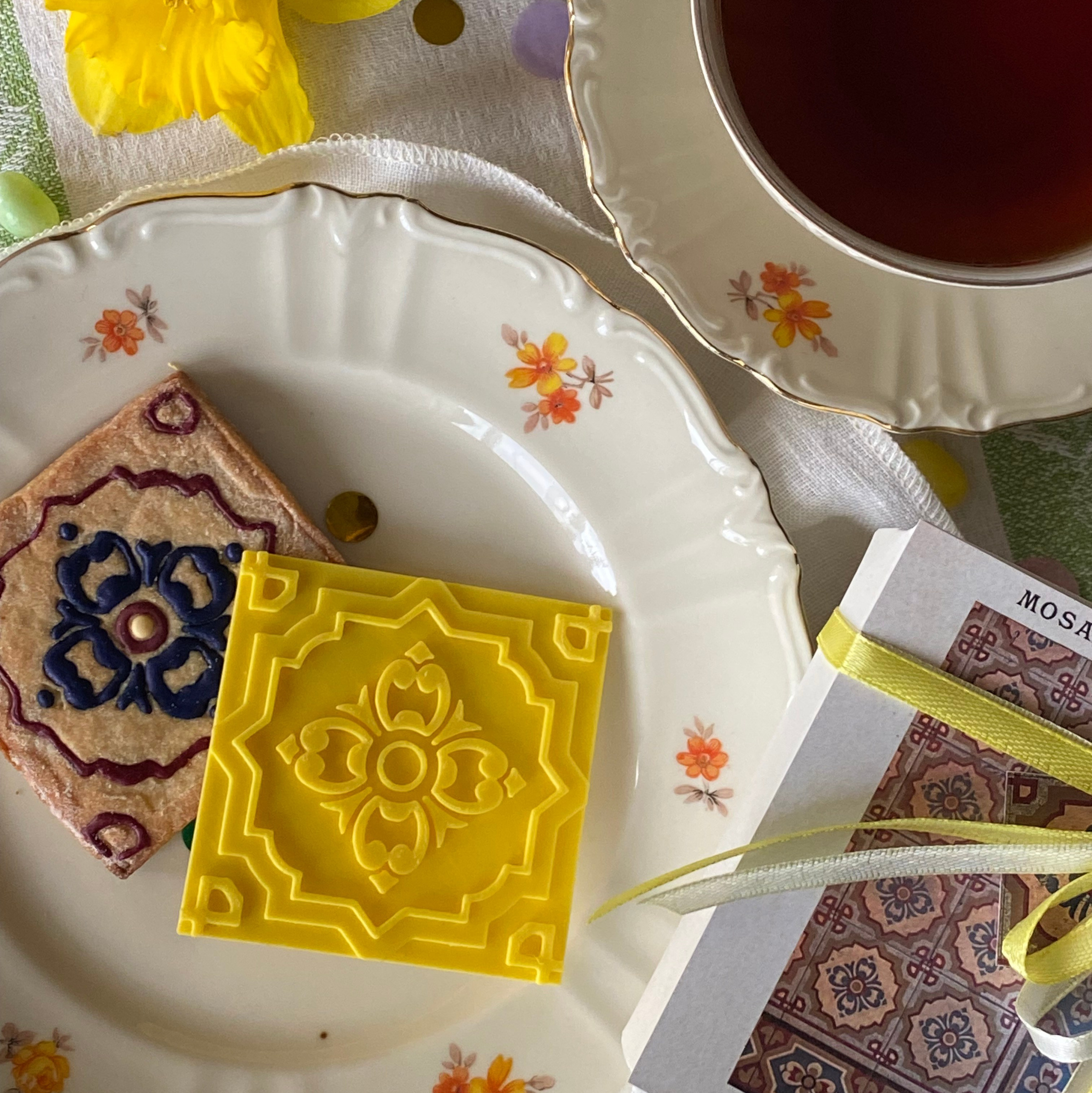 Метлахская плитка парадных Санкт-Петербурга