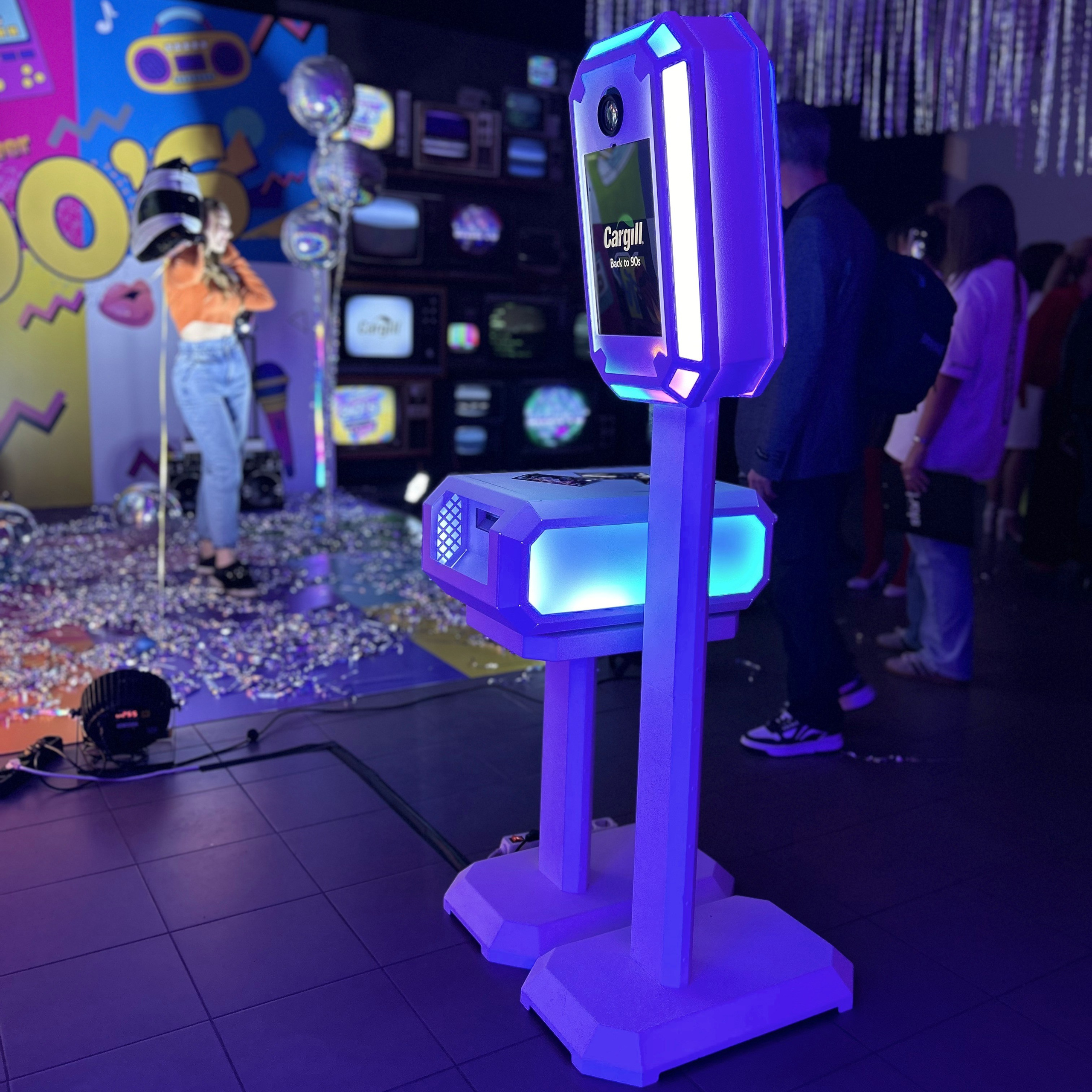 Фото-стойка с нейросетью. Инсталаб Краснодар фото и видео интерактивы на ваше мероприятие