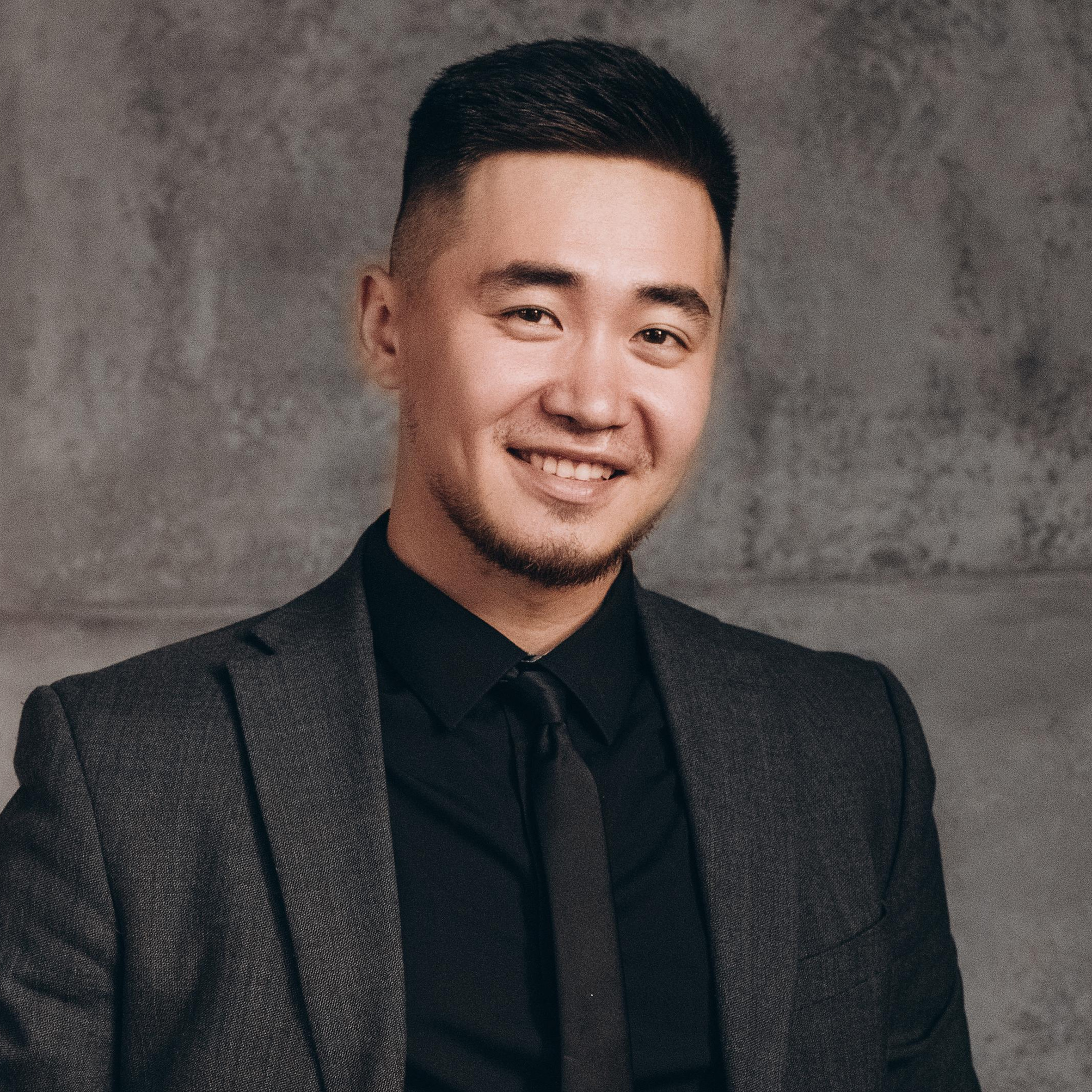 Контакты / Contact. Фотограф в Нур-Султан Лю-Гуной Руслан