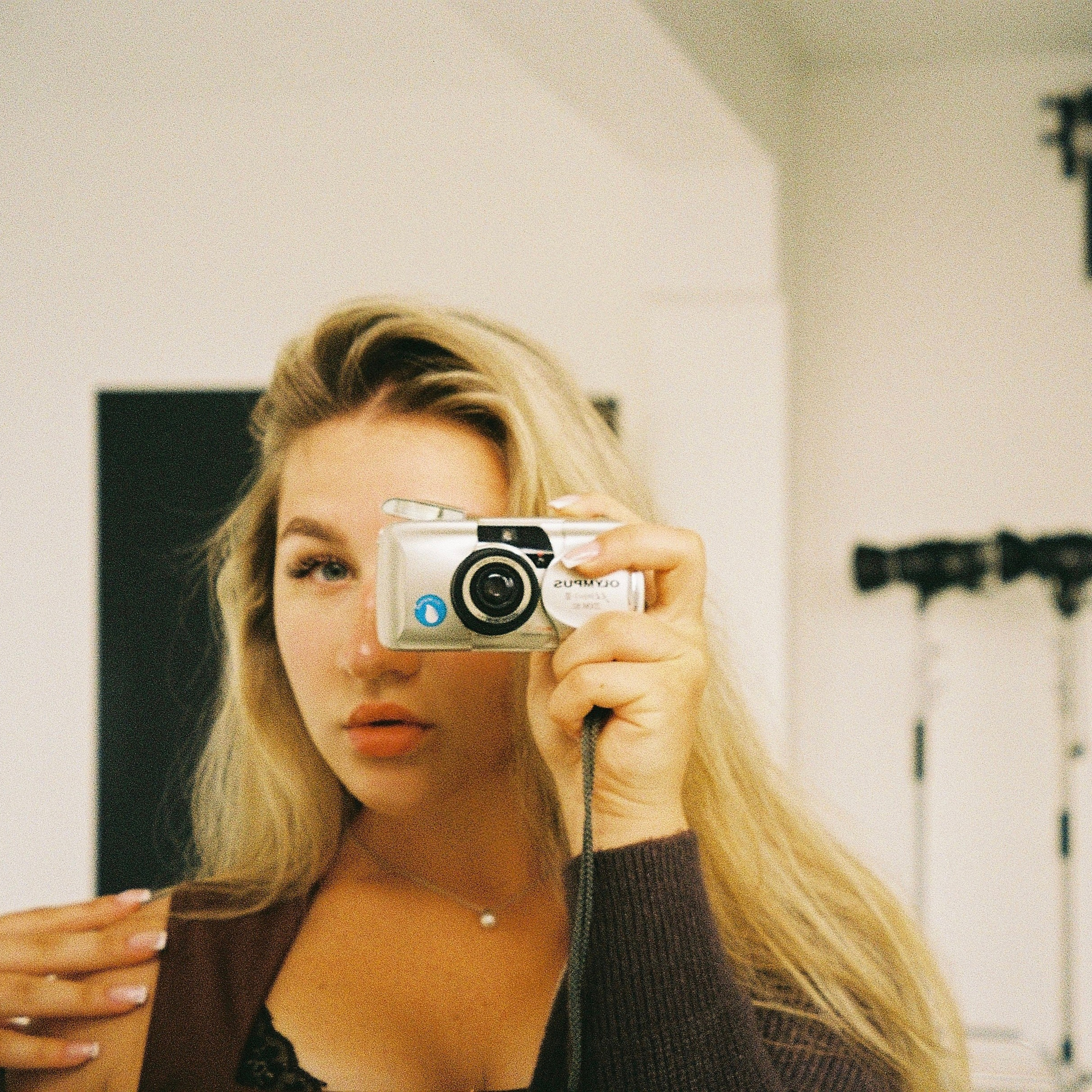 Контакты. Фотограф @danilina.notes Екатерина Данилина