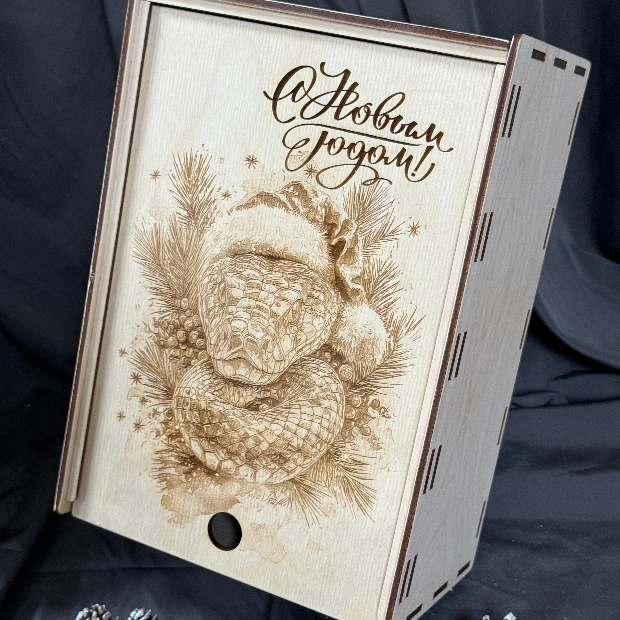 Упаковка. Художественная ручная роспись елочных шаров, корпоративные подарки и восковые аромасвечи